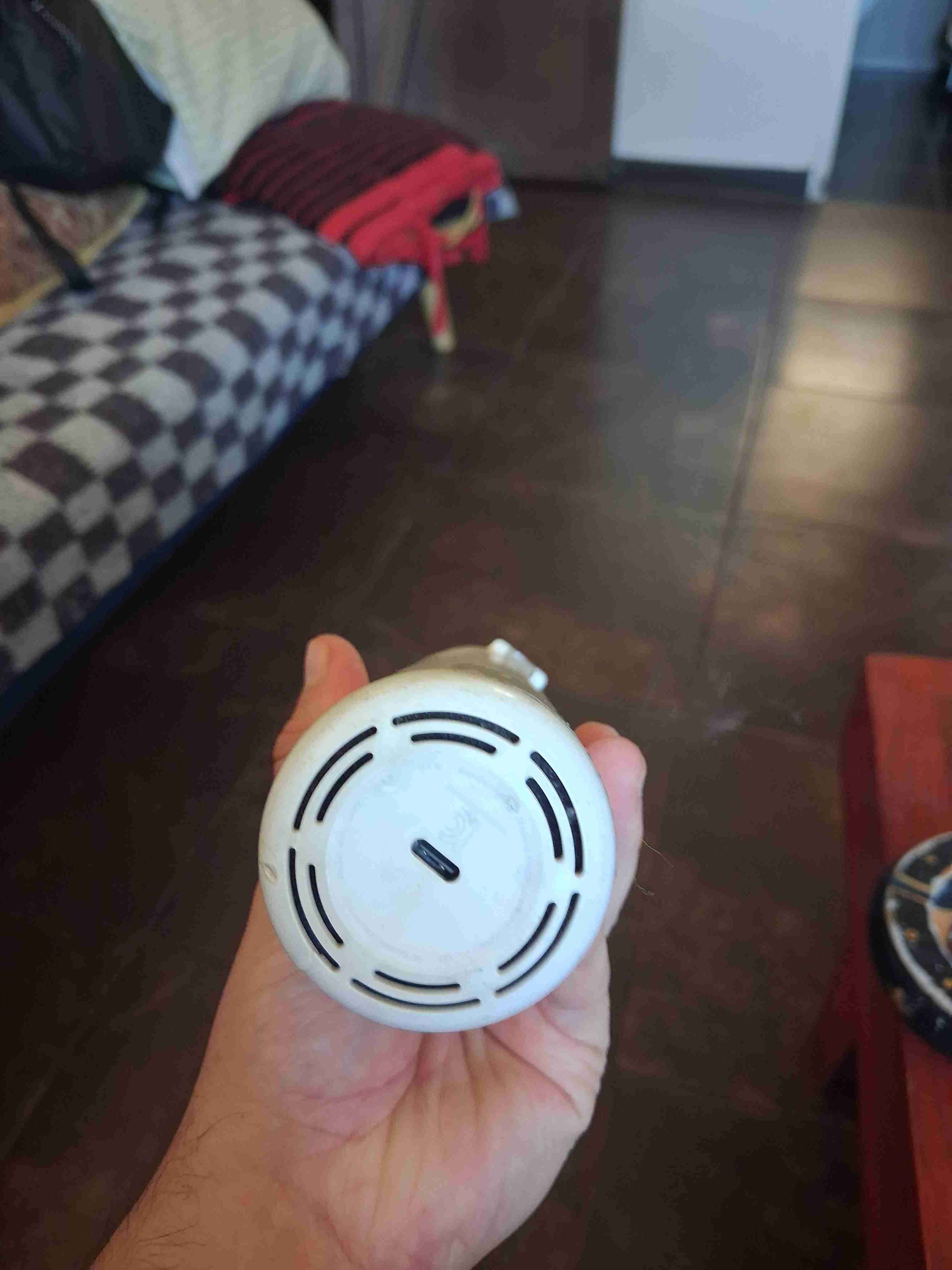 Aspiradora de mano blanca - miniatura 2