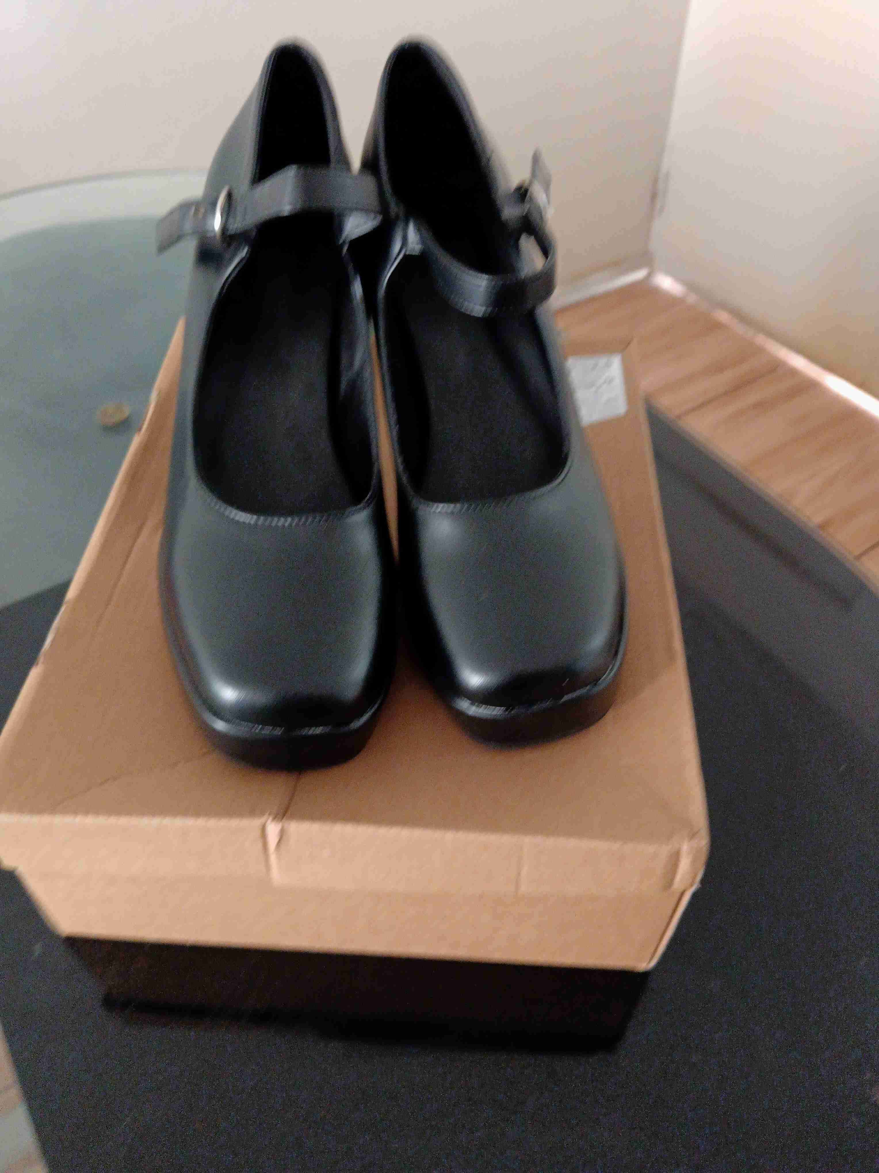 Zapatos negros con correa T45 - miniatura 2