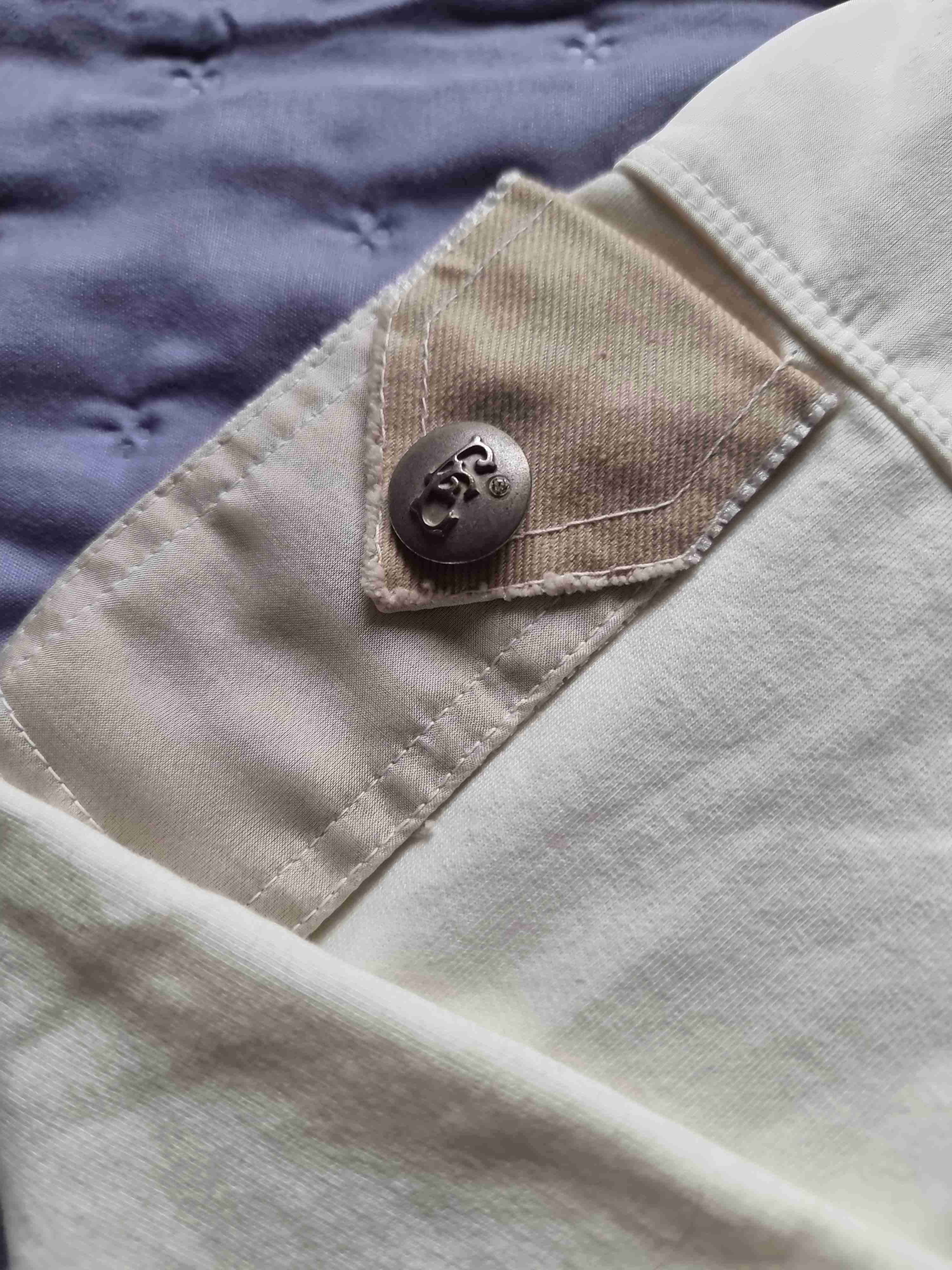 Polerón blanco con bordado - miniatura 3