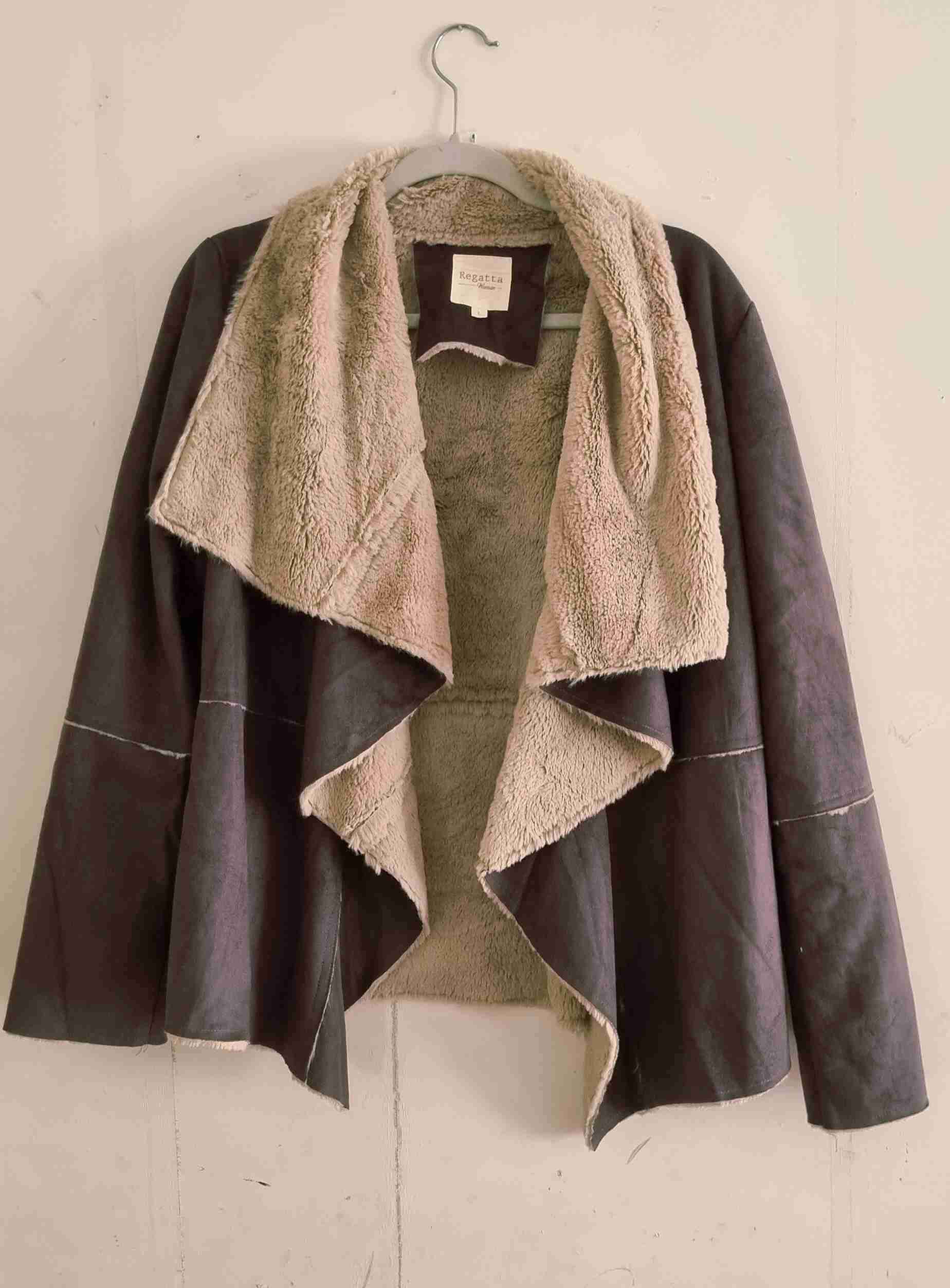 Chaqueta gris oscuro marca Regatta. - miniatura 2