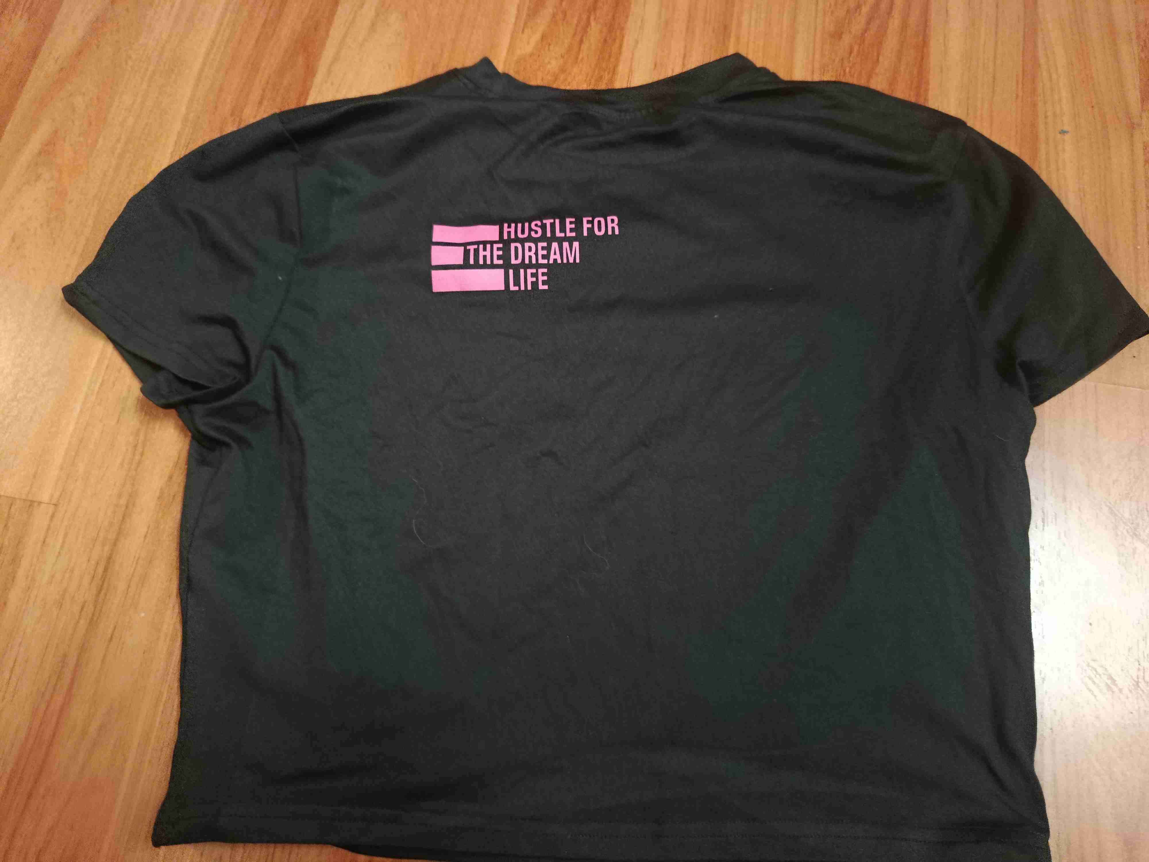 Polera corta negra con frase motivacional xl