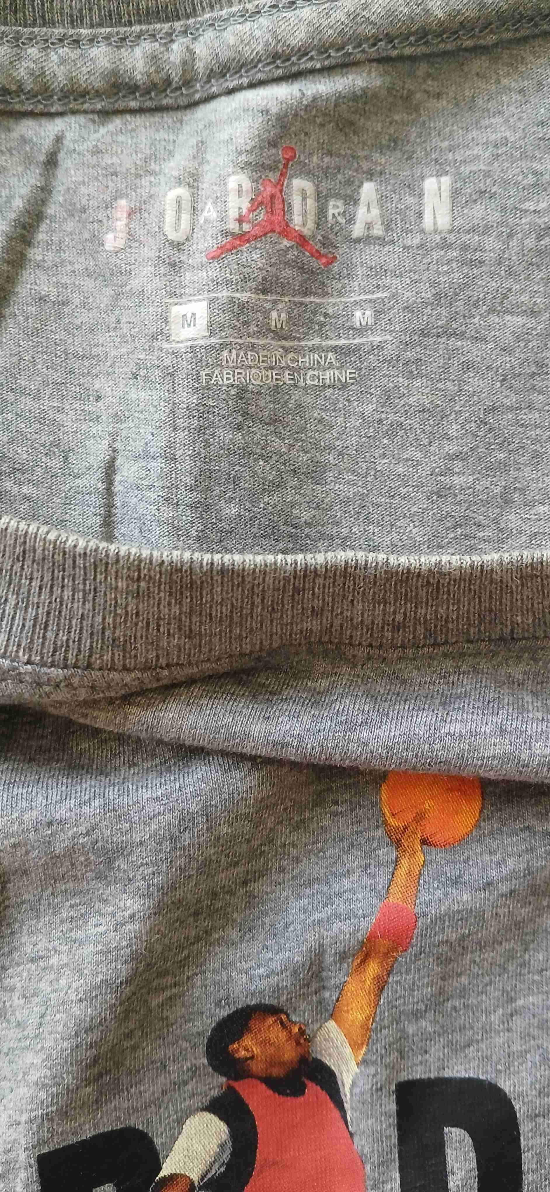 Polera gris Jordan estampada - miniatura 3