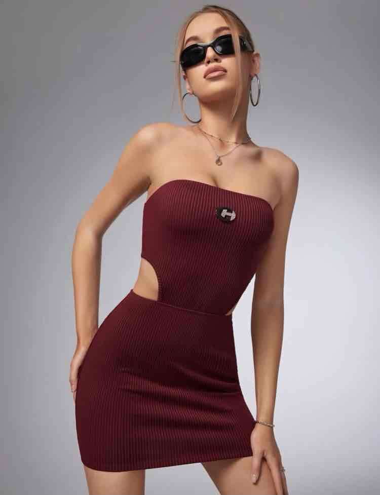 Vestido burdeos sin tirantes - miniatura 3