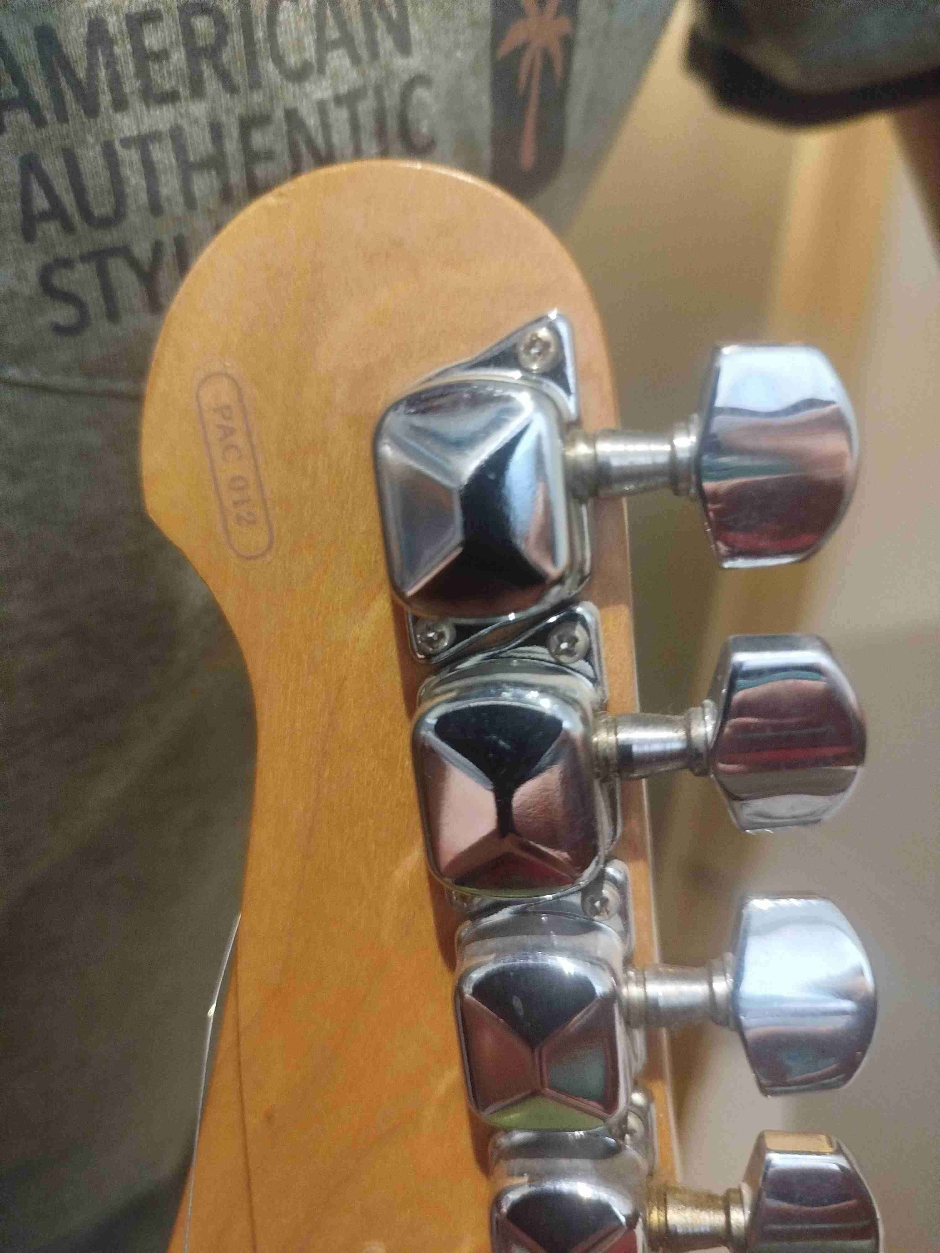 Guitarra eléctrica azul - miniatura 2