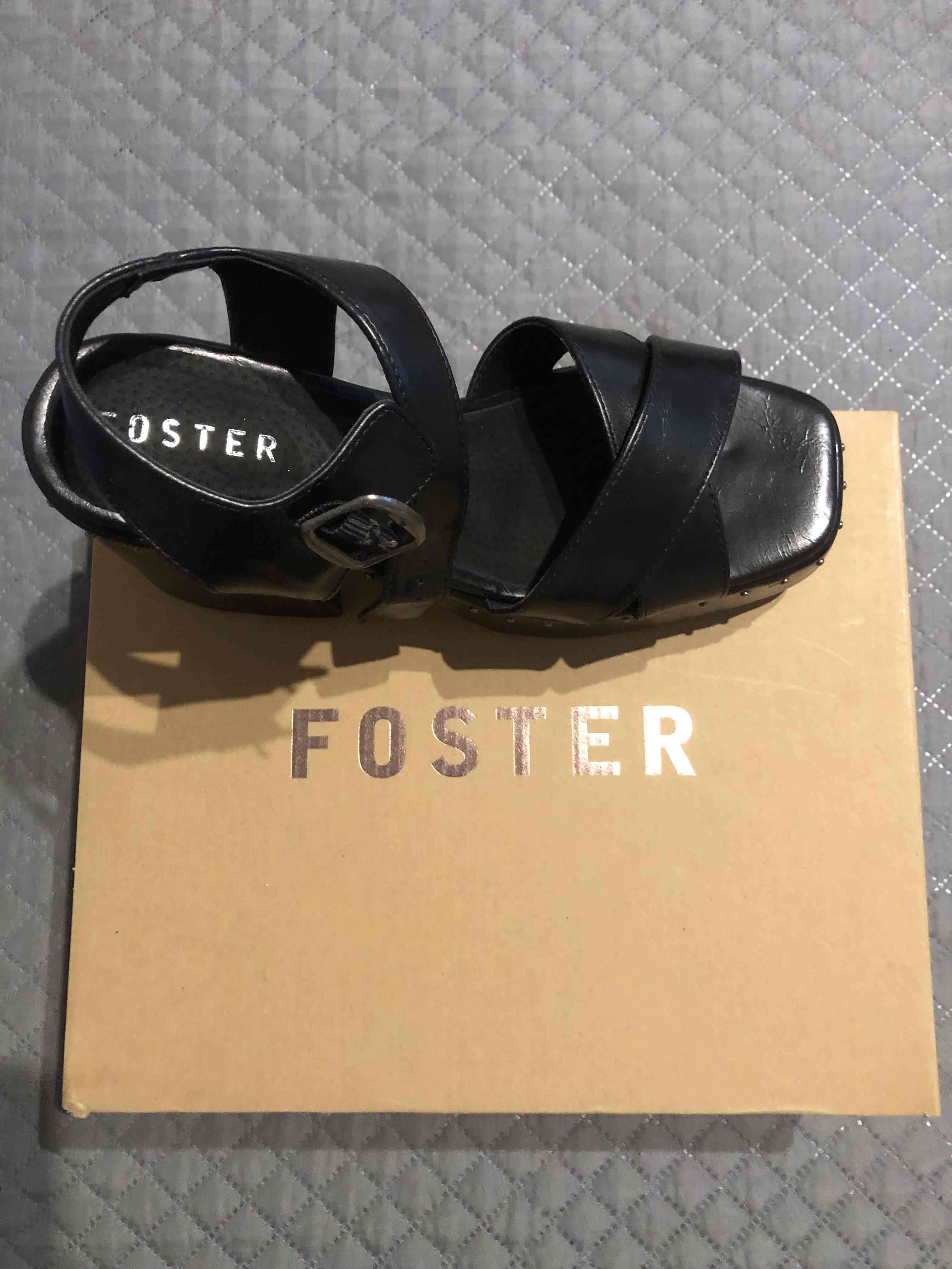 Sandalias negras Foster