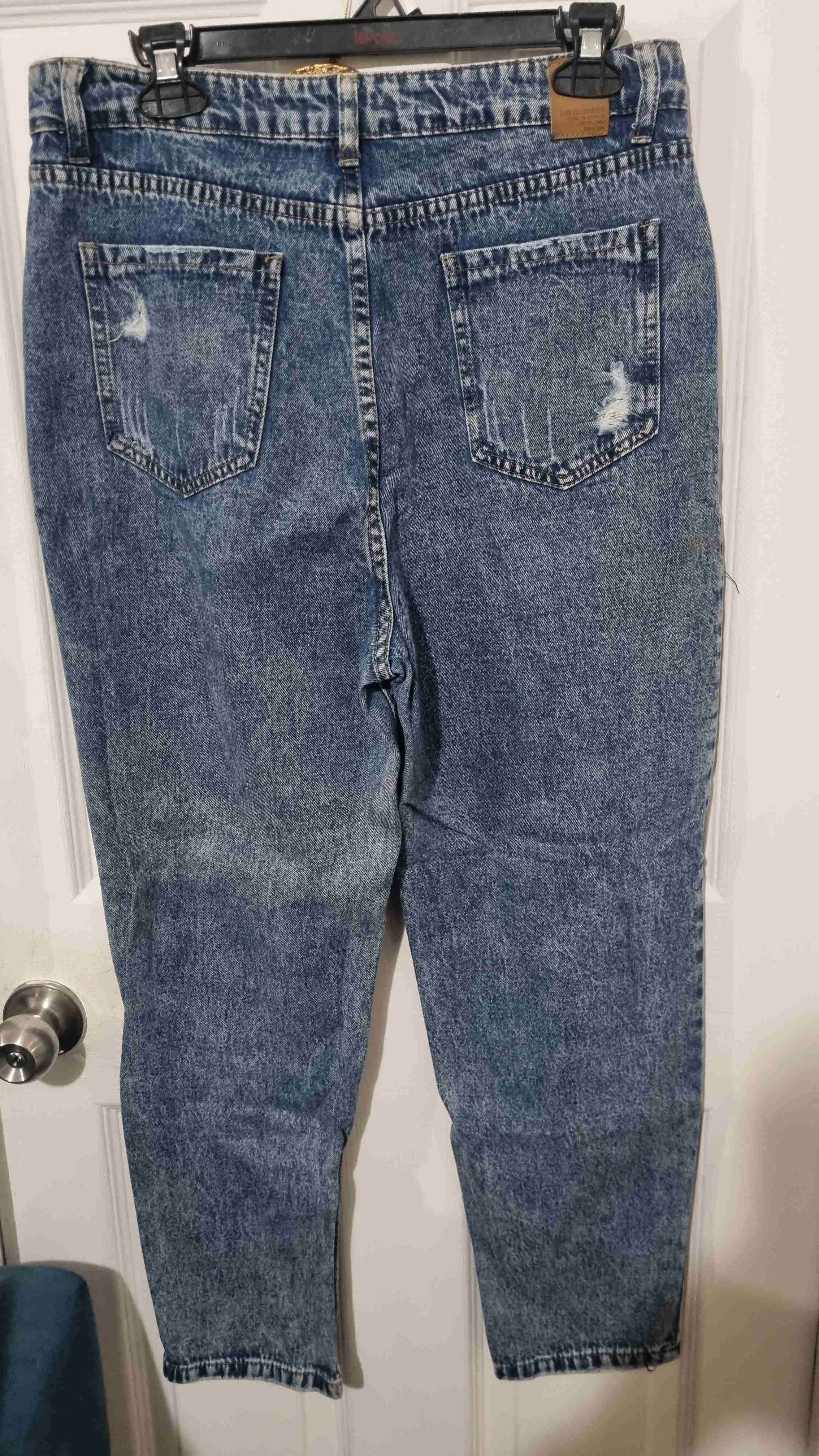 Jeans mom fit desgastados - miniatura 2