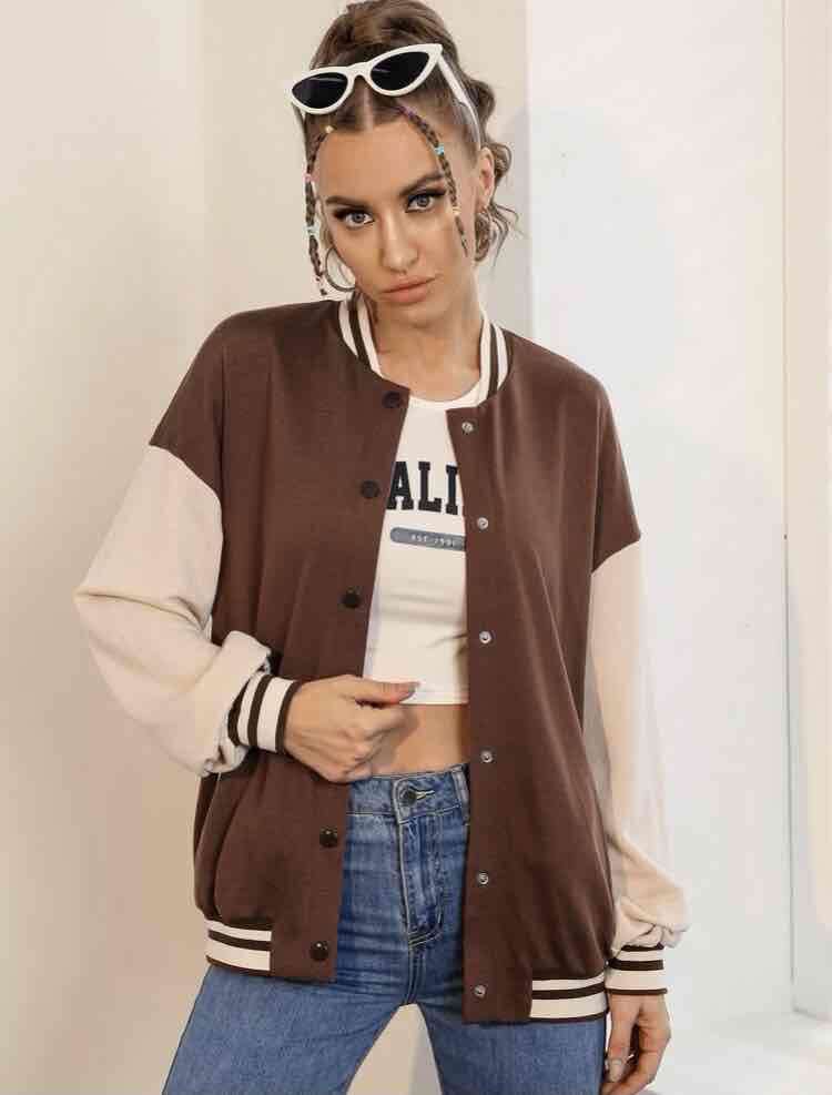 Chaqueta bomber marrón y blanca