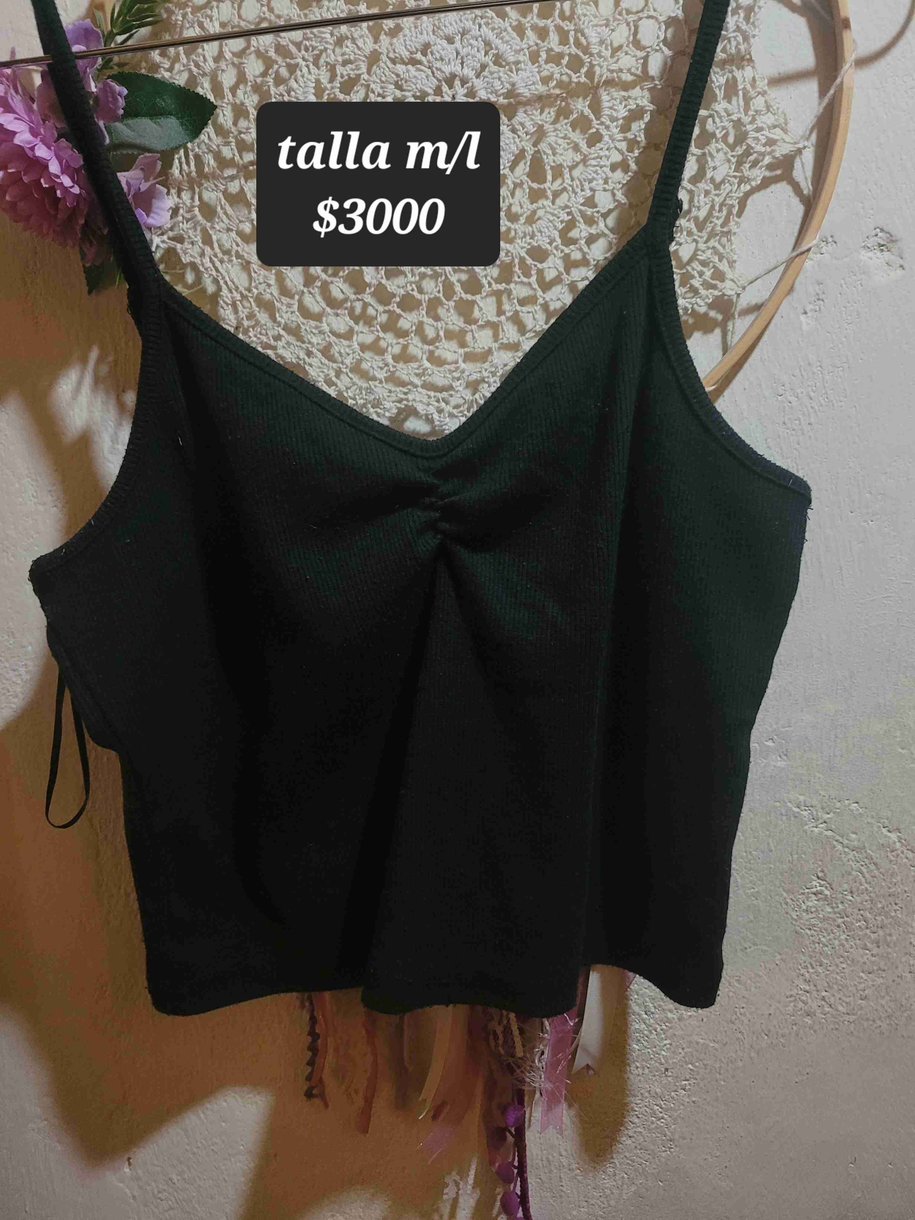 Top negro sin mangas