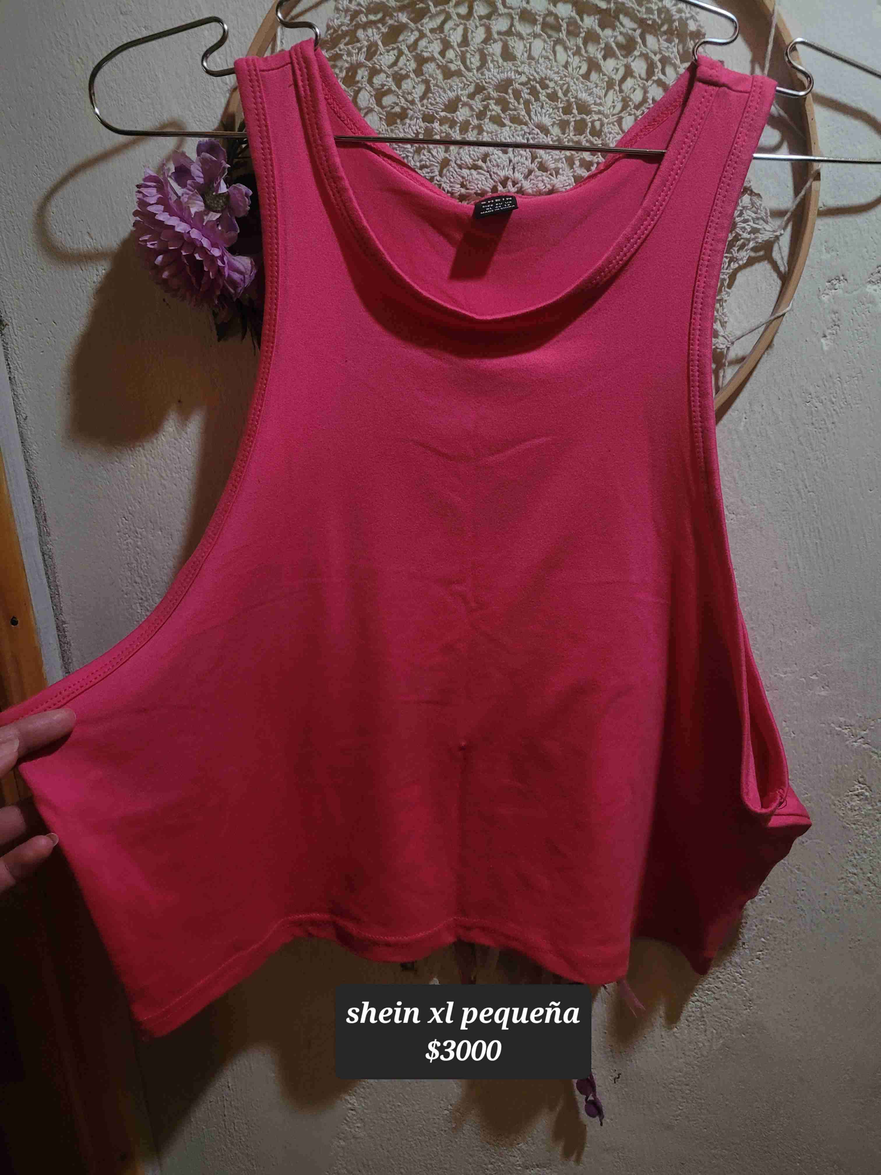 Polera sin mangas rosada