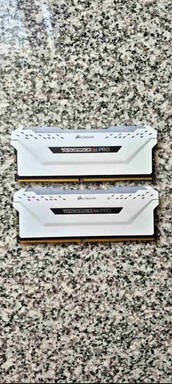 Memorias RAM Corsair ddr4 2x8GB - miniatura 2