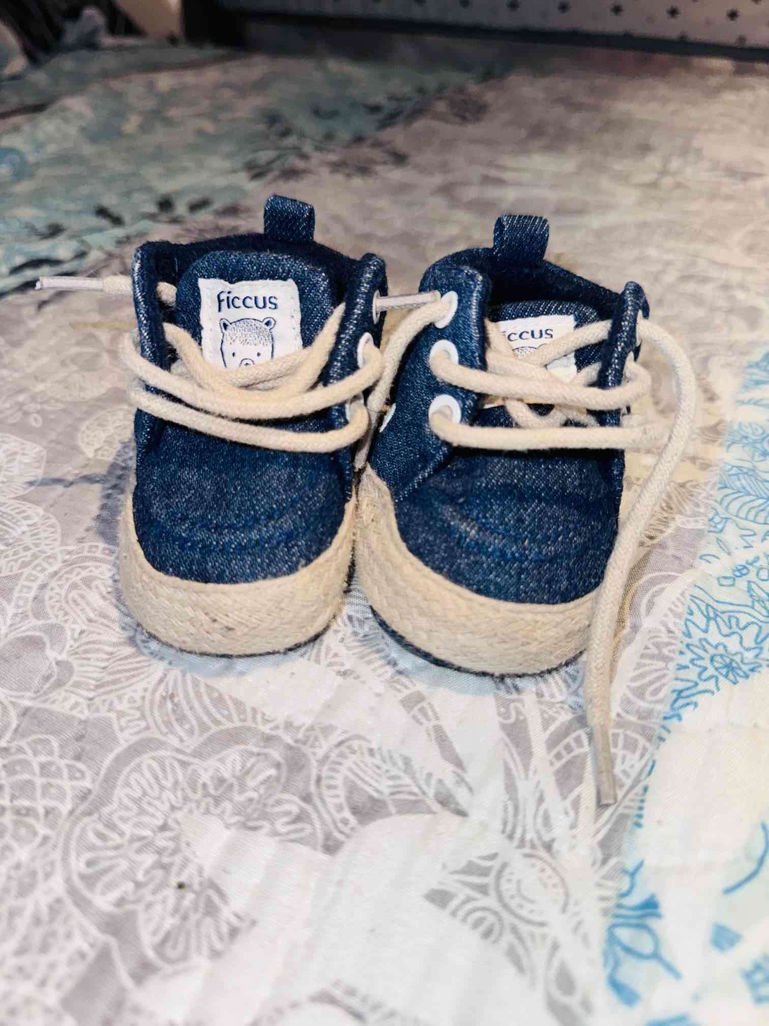 Zapatos de bebé azul ficus