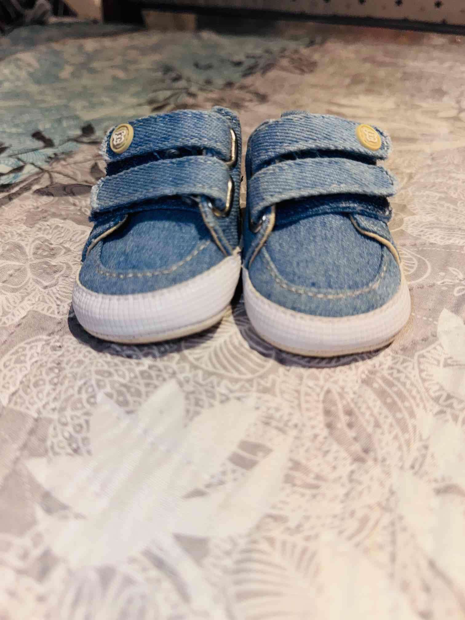 Zapatitos de bebé pillín