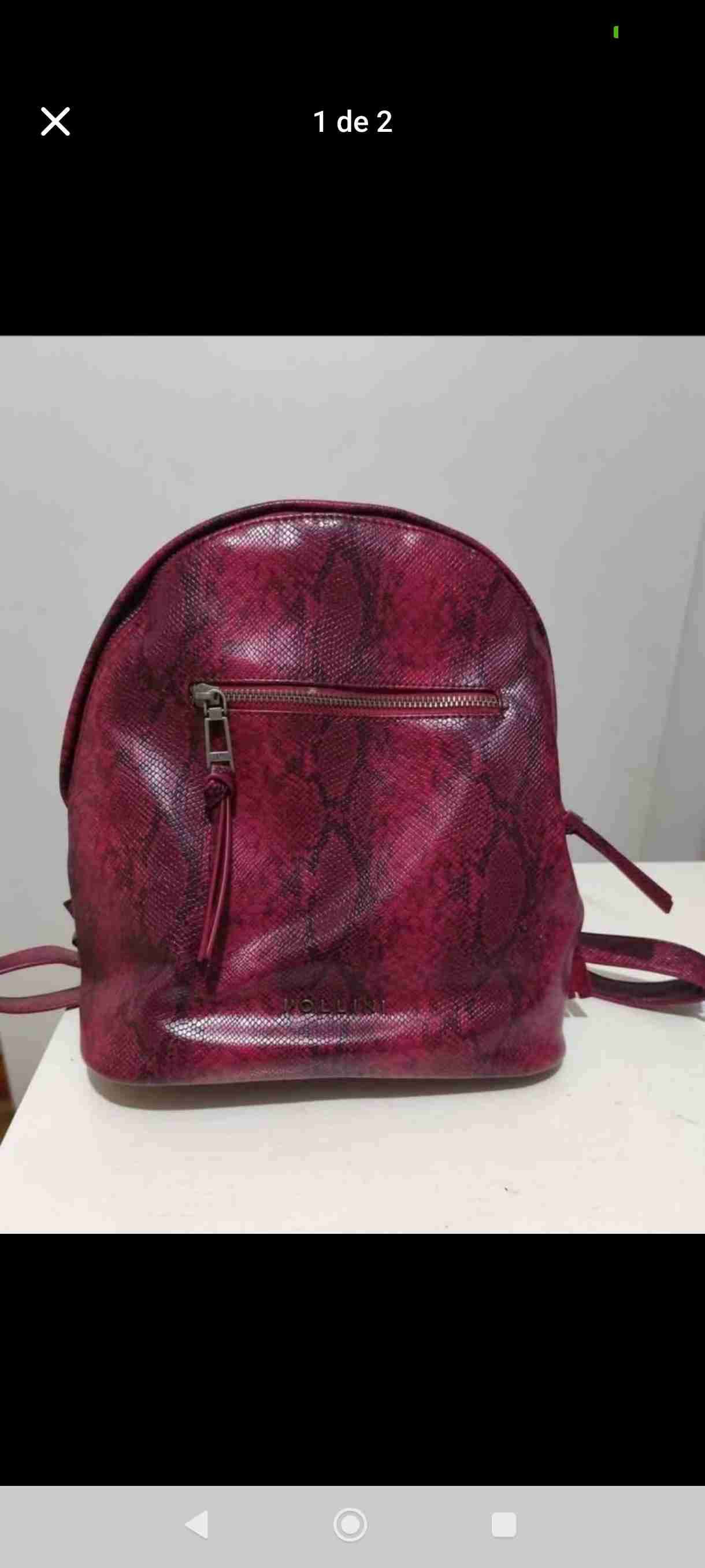 Mochila roja estilo serpiente Marca Pollini