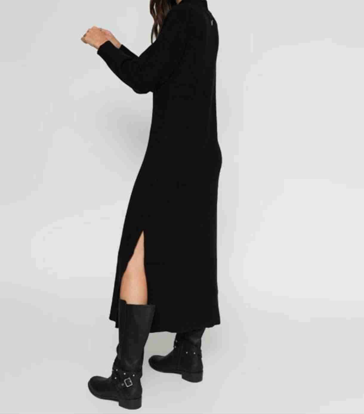 Vestido negro con estrellas brillantes barbados. - miniatura 2