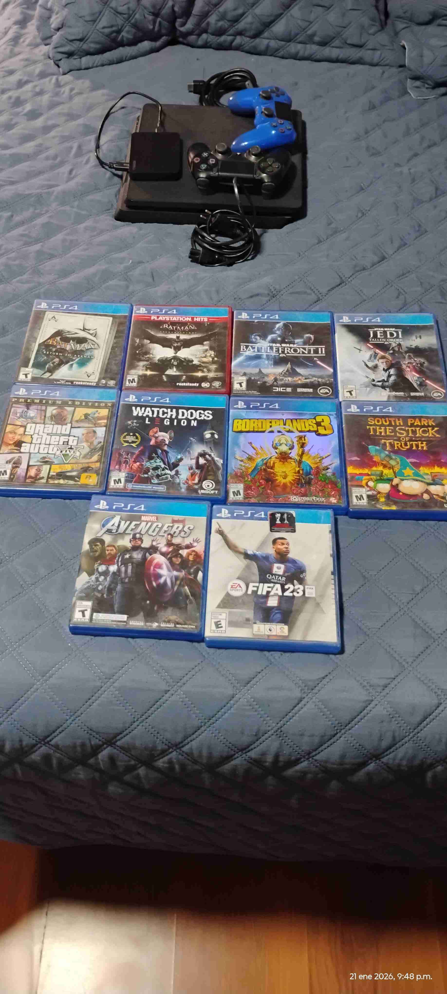 Consola PS4 con 2 controles y juegos varios - miniatura 5