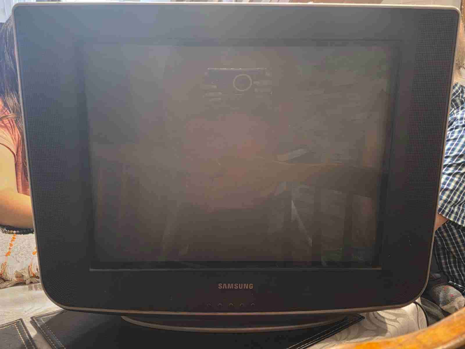 Televisor Samsung modelo CL21B501HL - miniatura 3