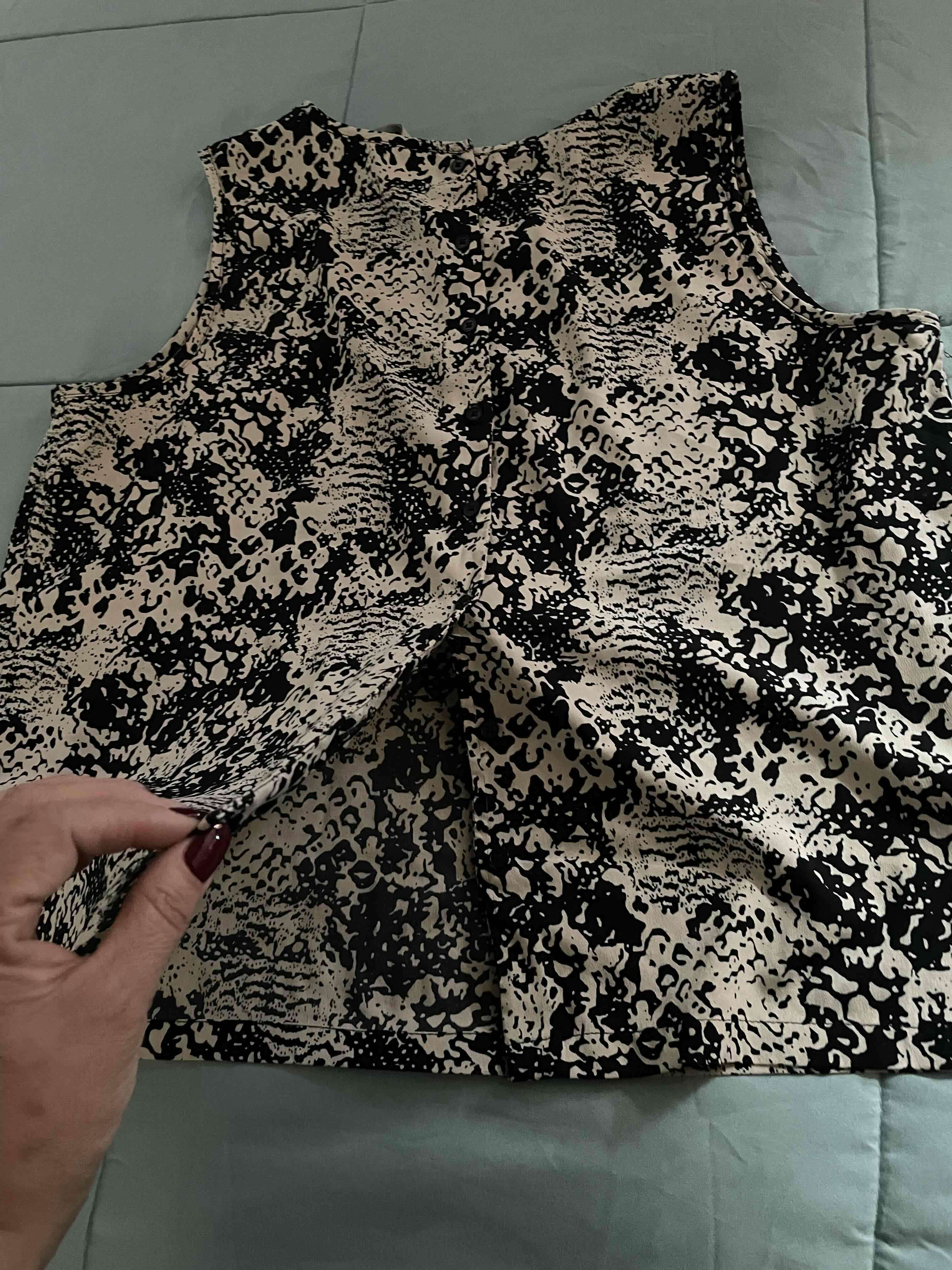 Blusa sin mangas estampada - miniatura 2