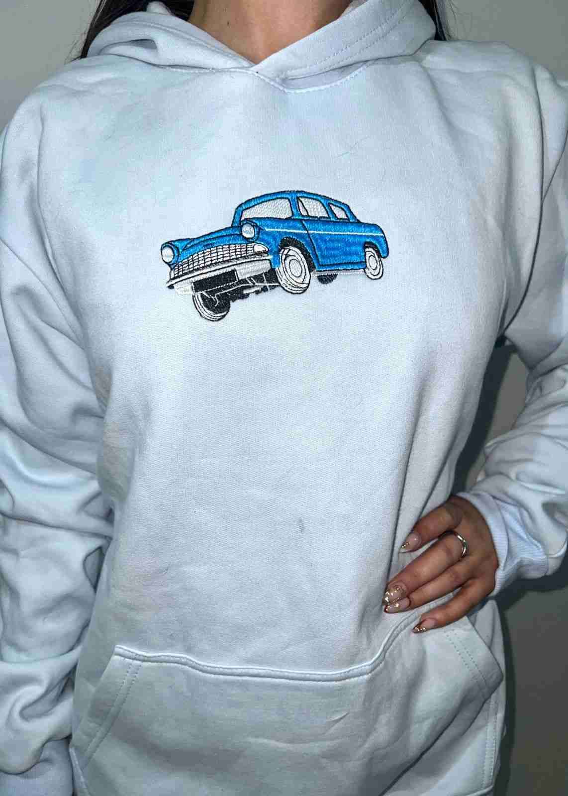 Polerón celeste con auto Weasley - miniatura 2