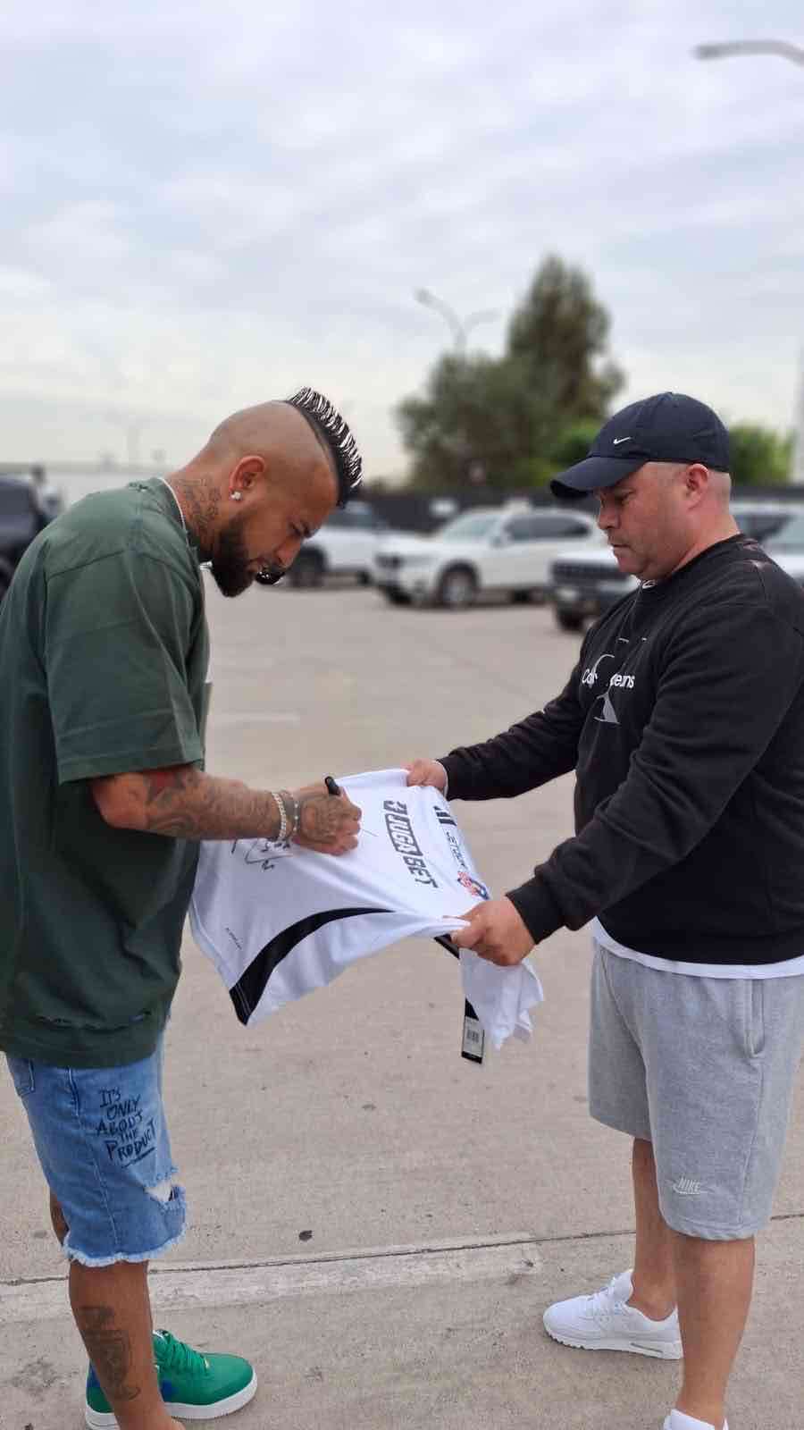 Camiseta firmada de fútbol plantel Colo coló 2025 - miniatura 3