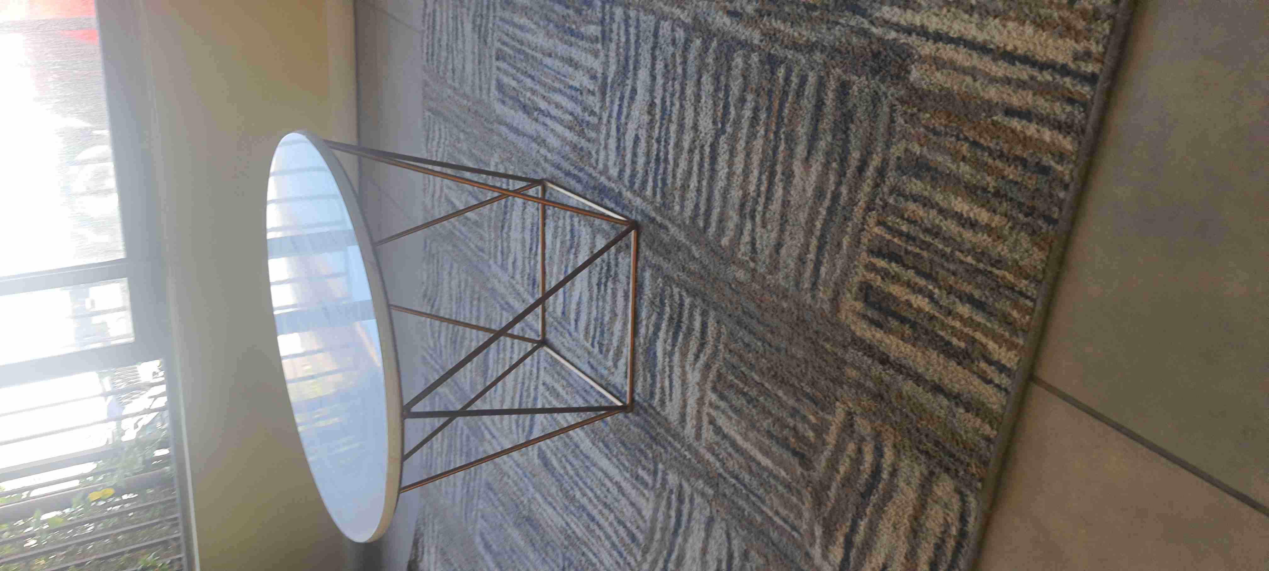 Mesa de centro redonda blanca - miniatura 3