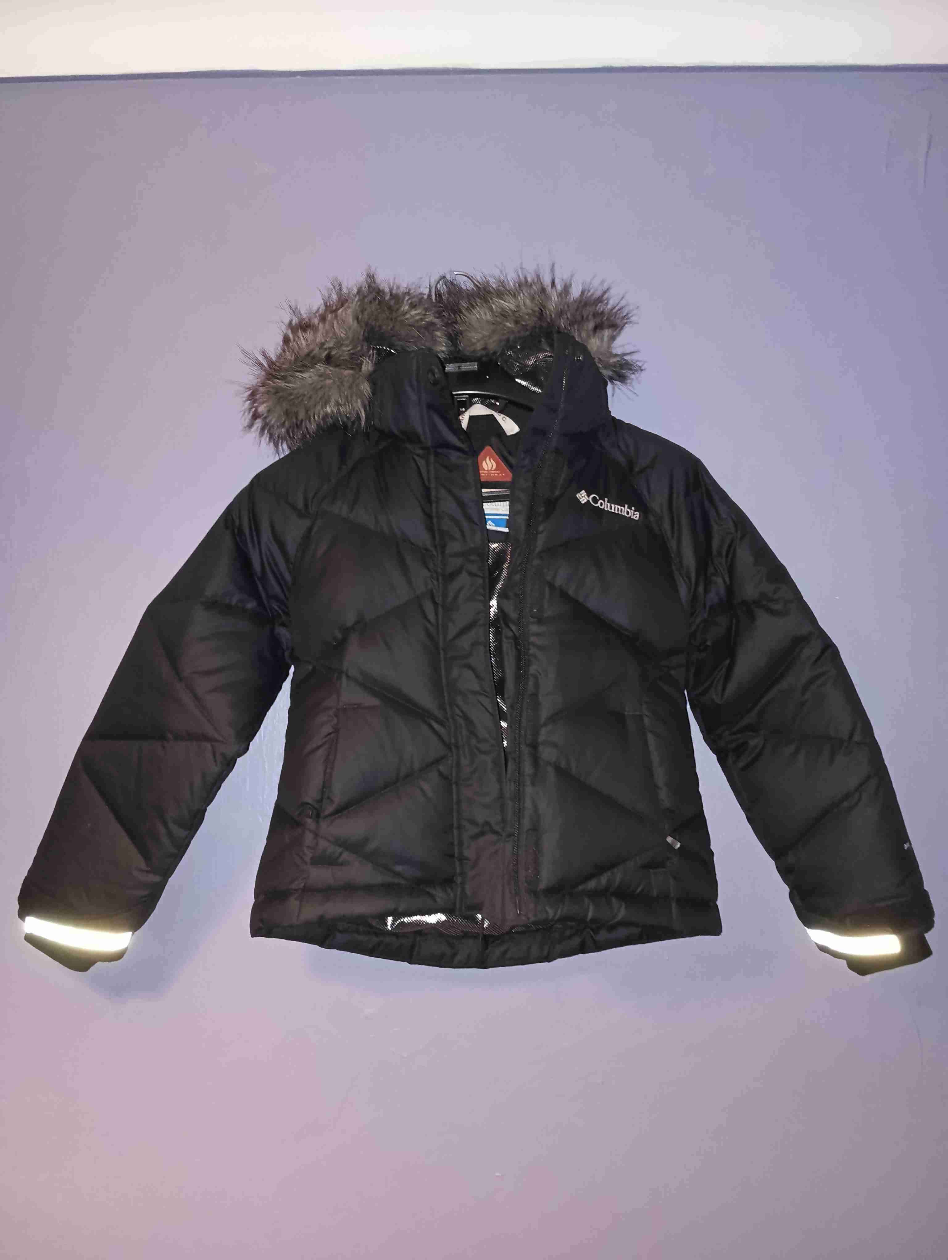 Parka pluma Columbia negra con capucha 4 a 5 años