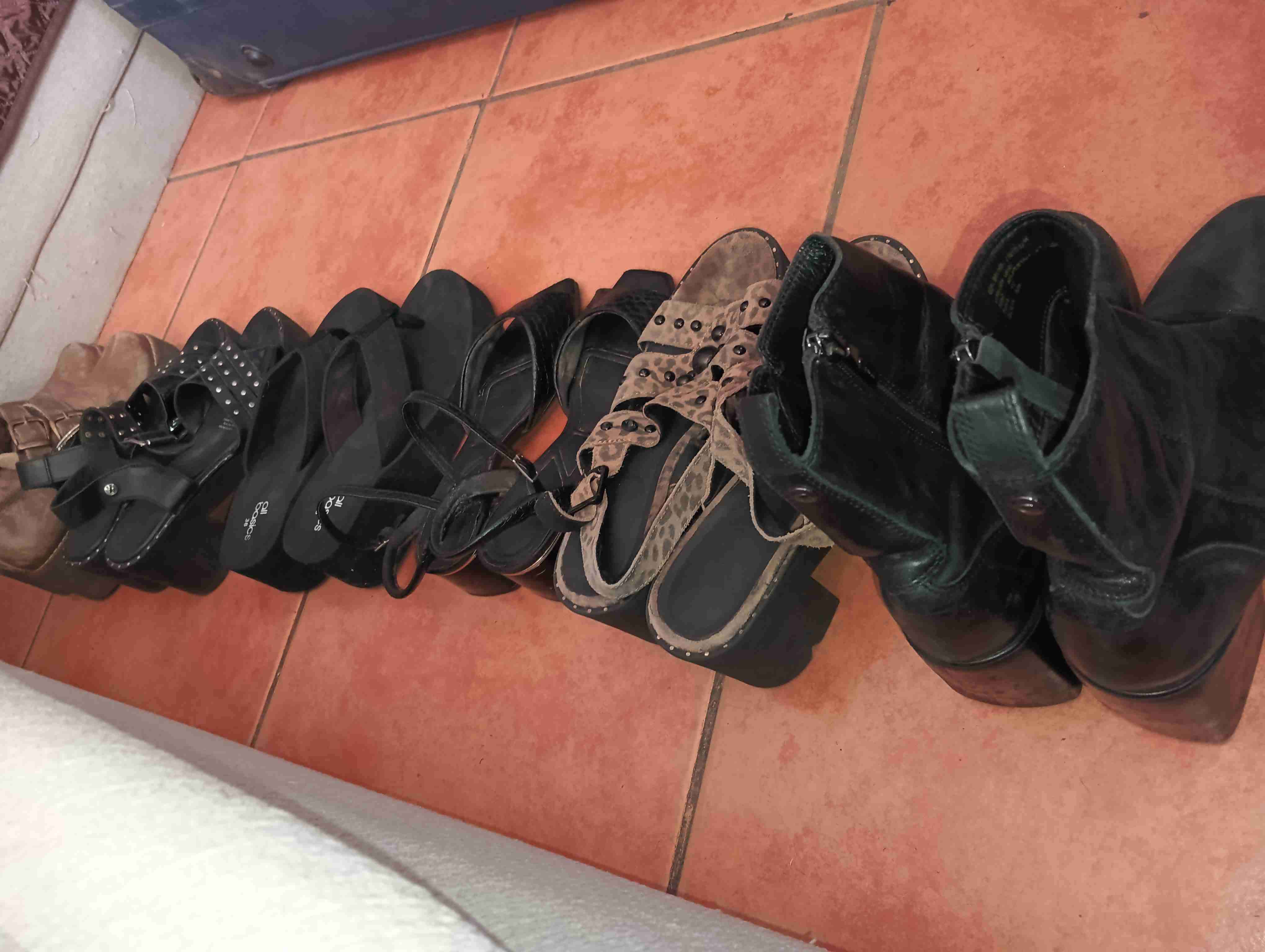 Lote de calzado mixto