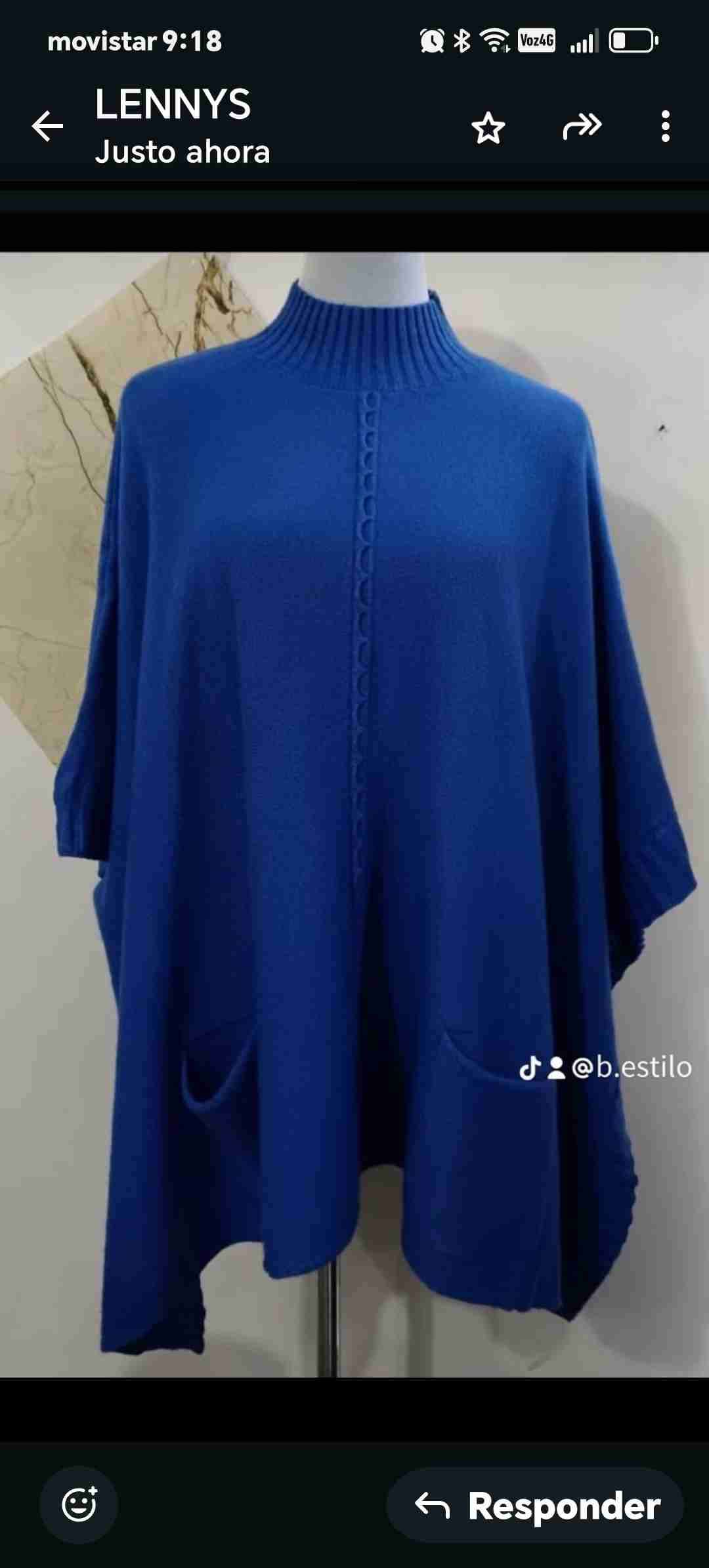 Poncho azul de lana