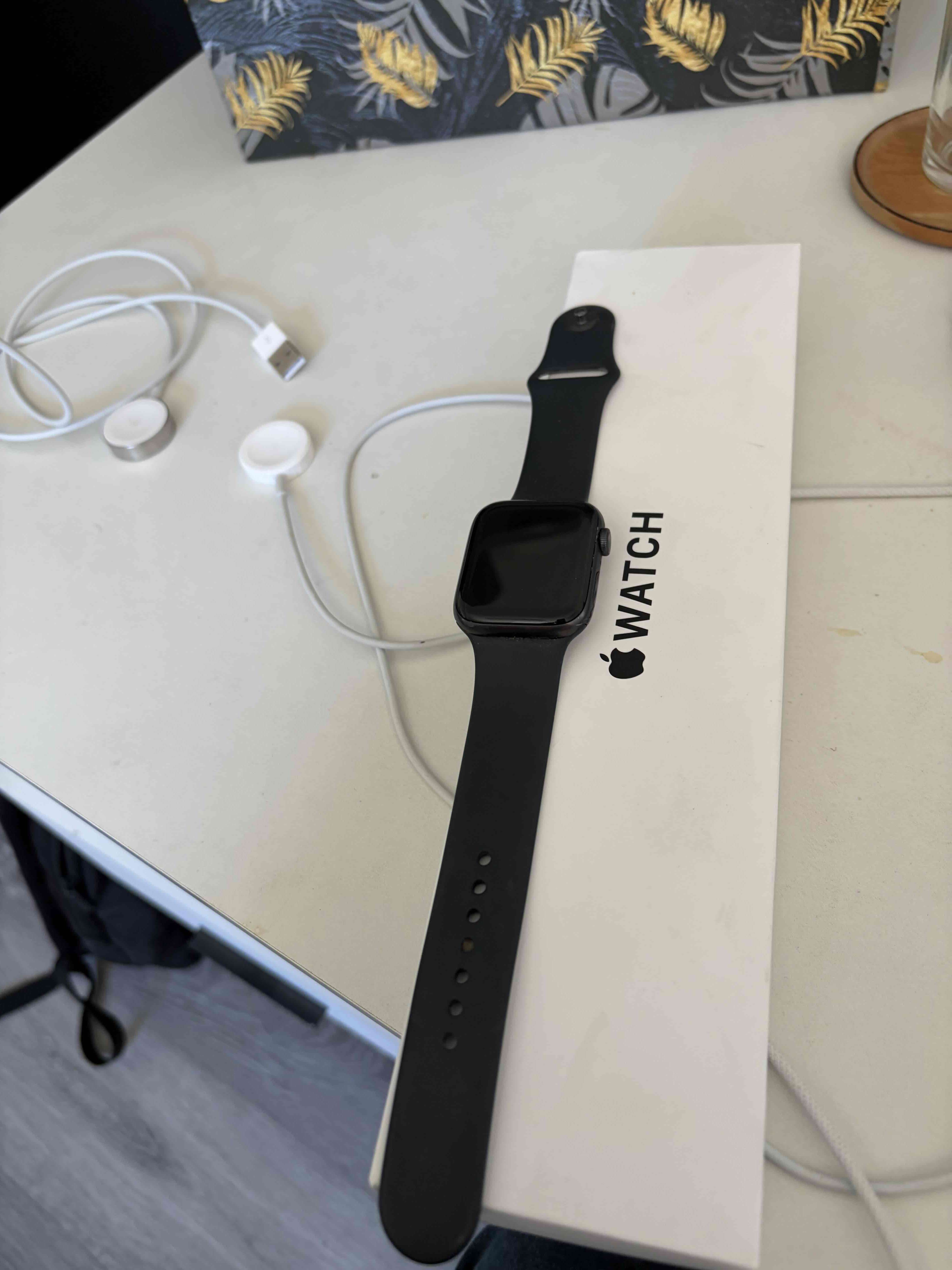 Apple watch SE 4mm gen1( pequeñas rayas en pantall - miniatura 3
