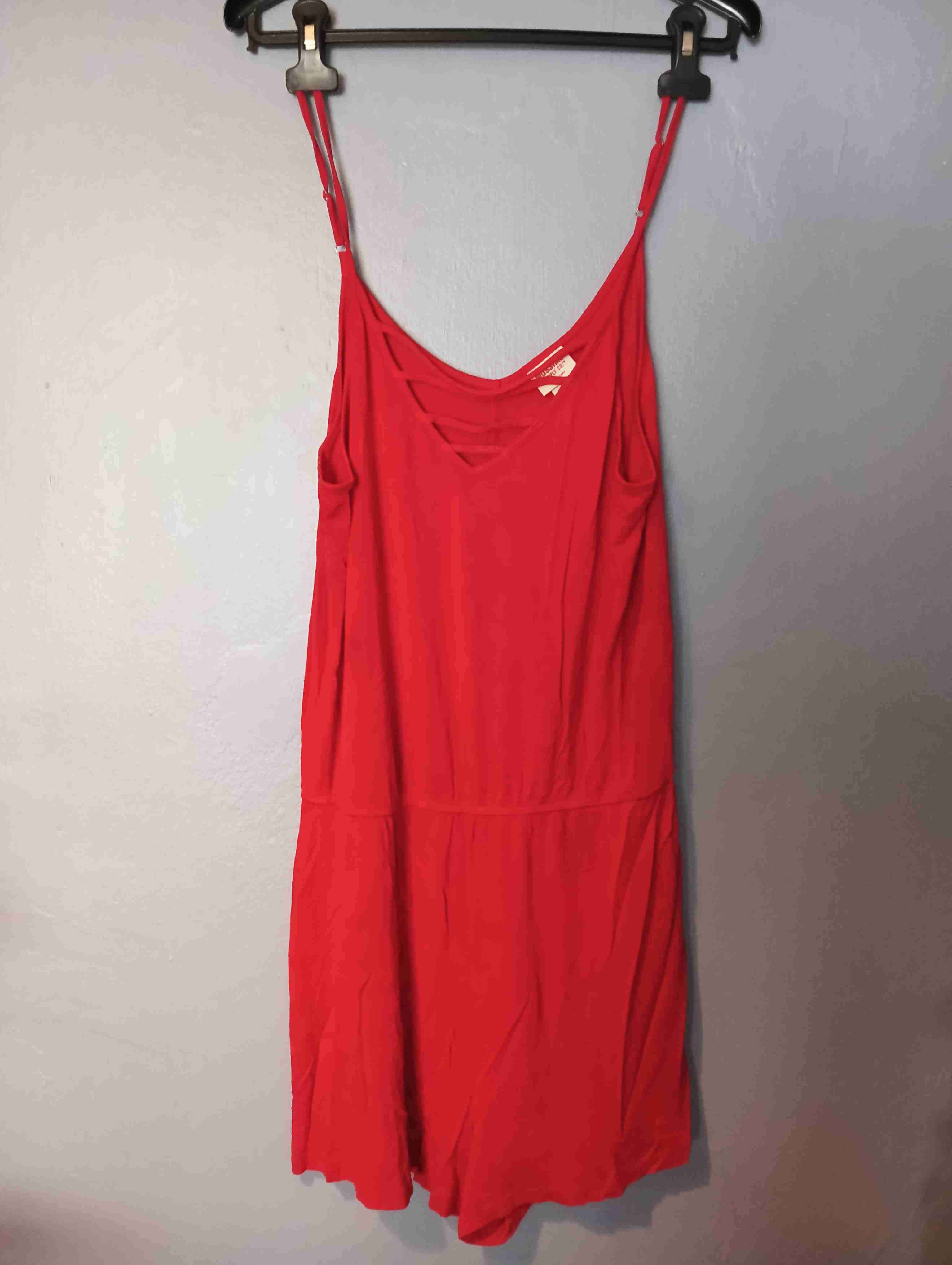 Vestido rojo sin mangas - miniatura 2