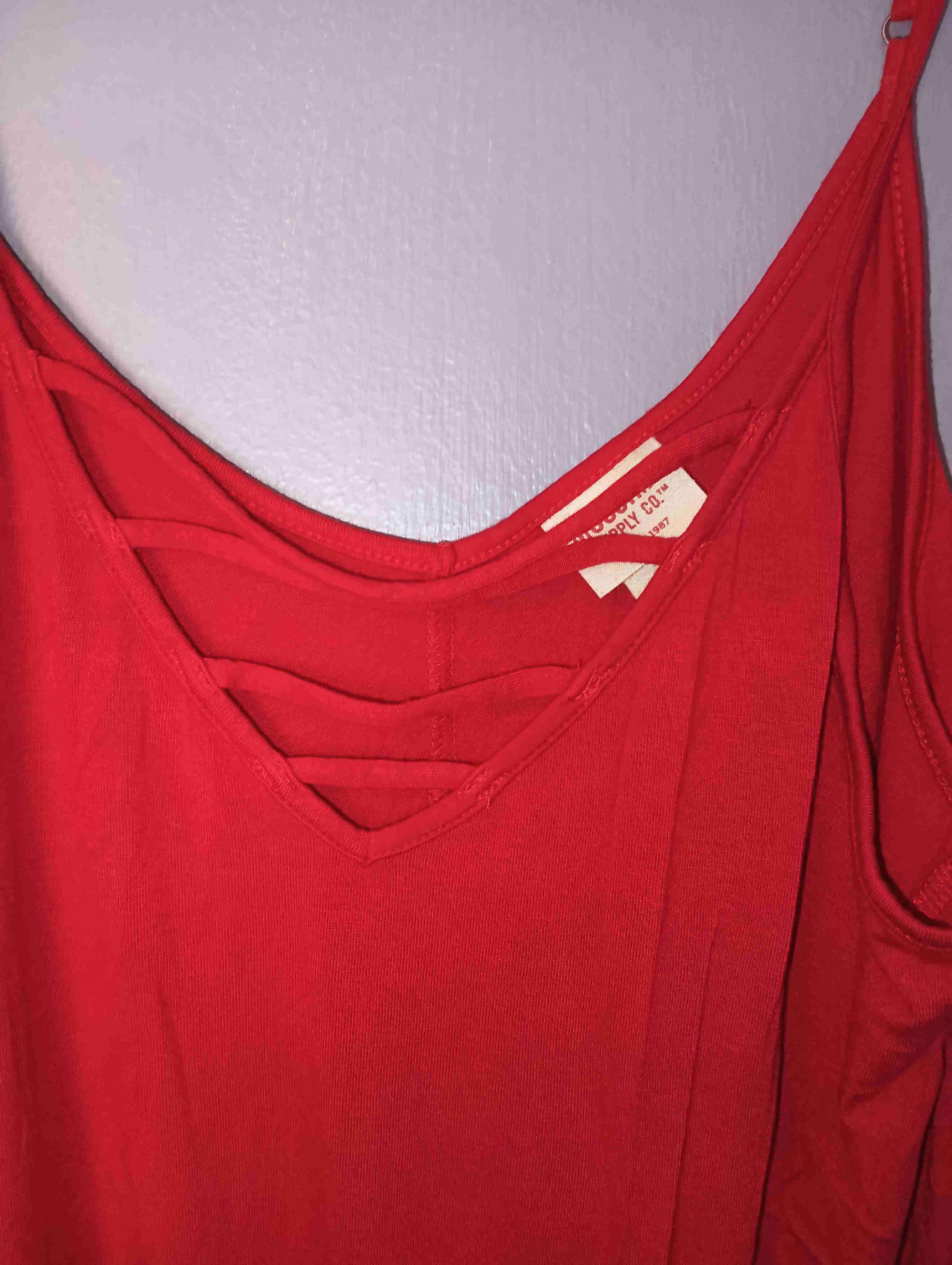 Vestido rojo sin mangas - miniatura 3