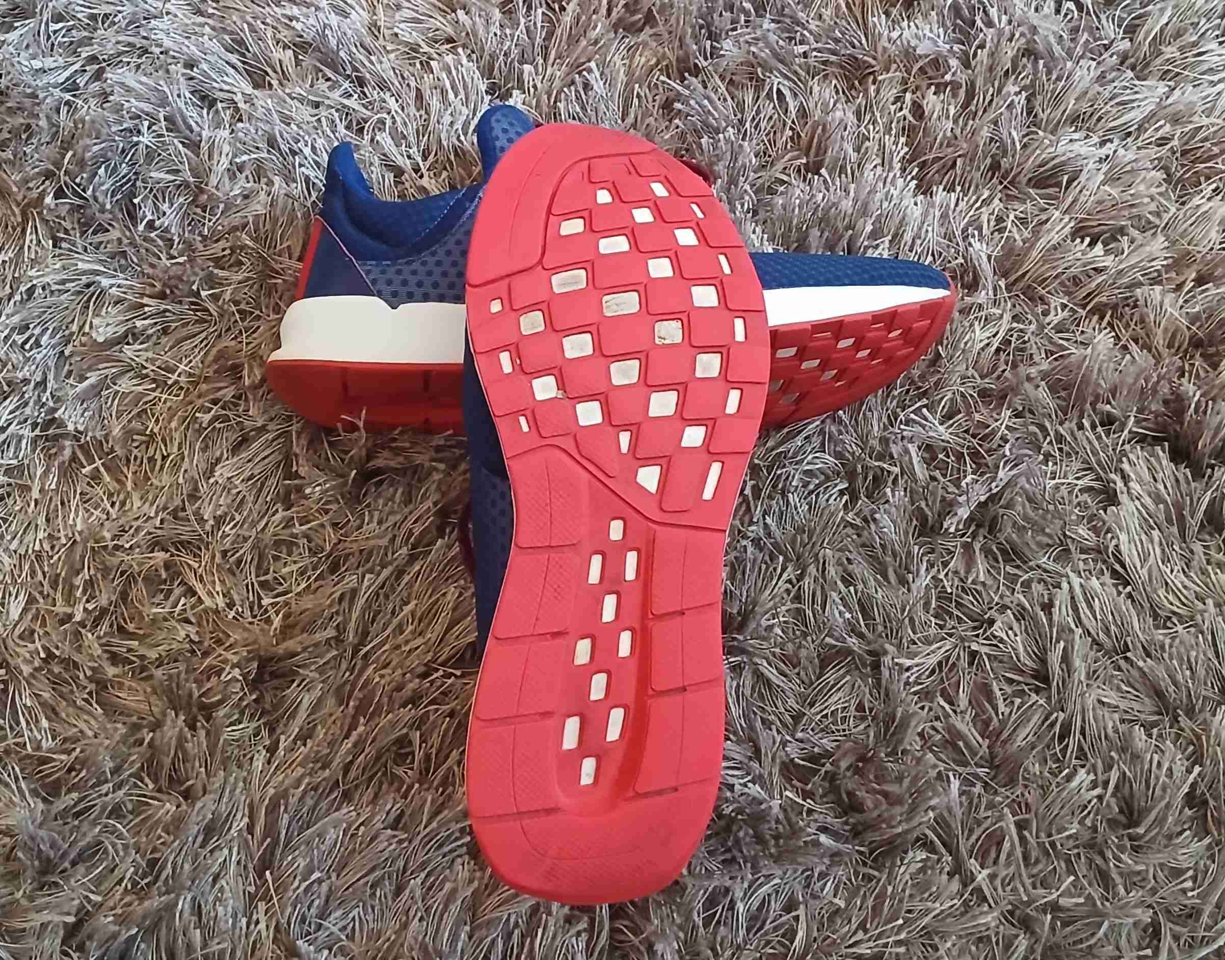 Zapatillas deportivas azules y rojas Adidas - miniatura 2
