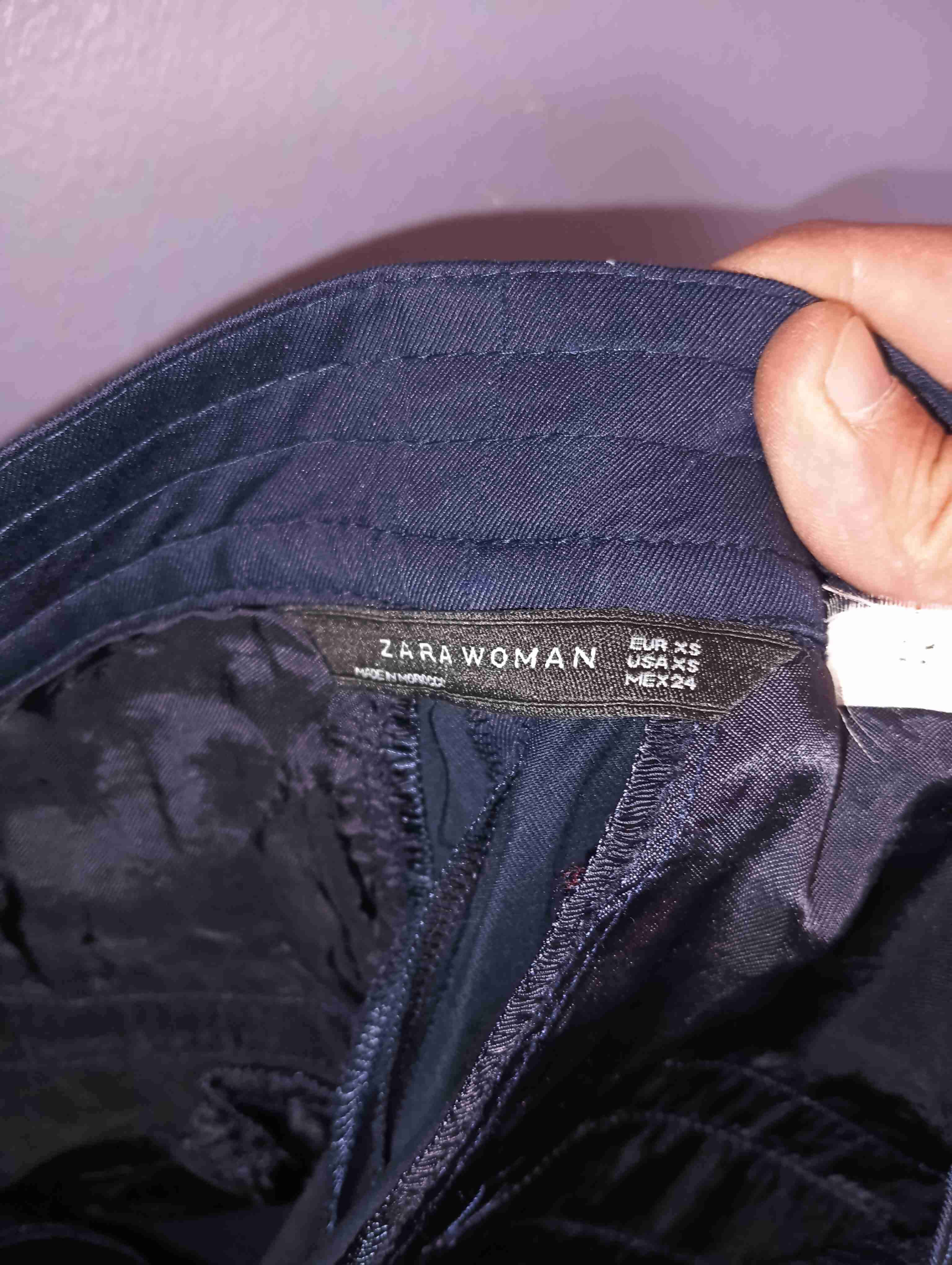 Pantalones azul marino con botones - miniatura 4