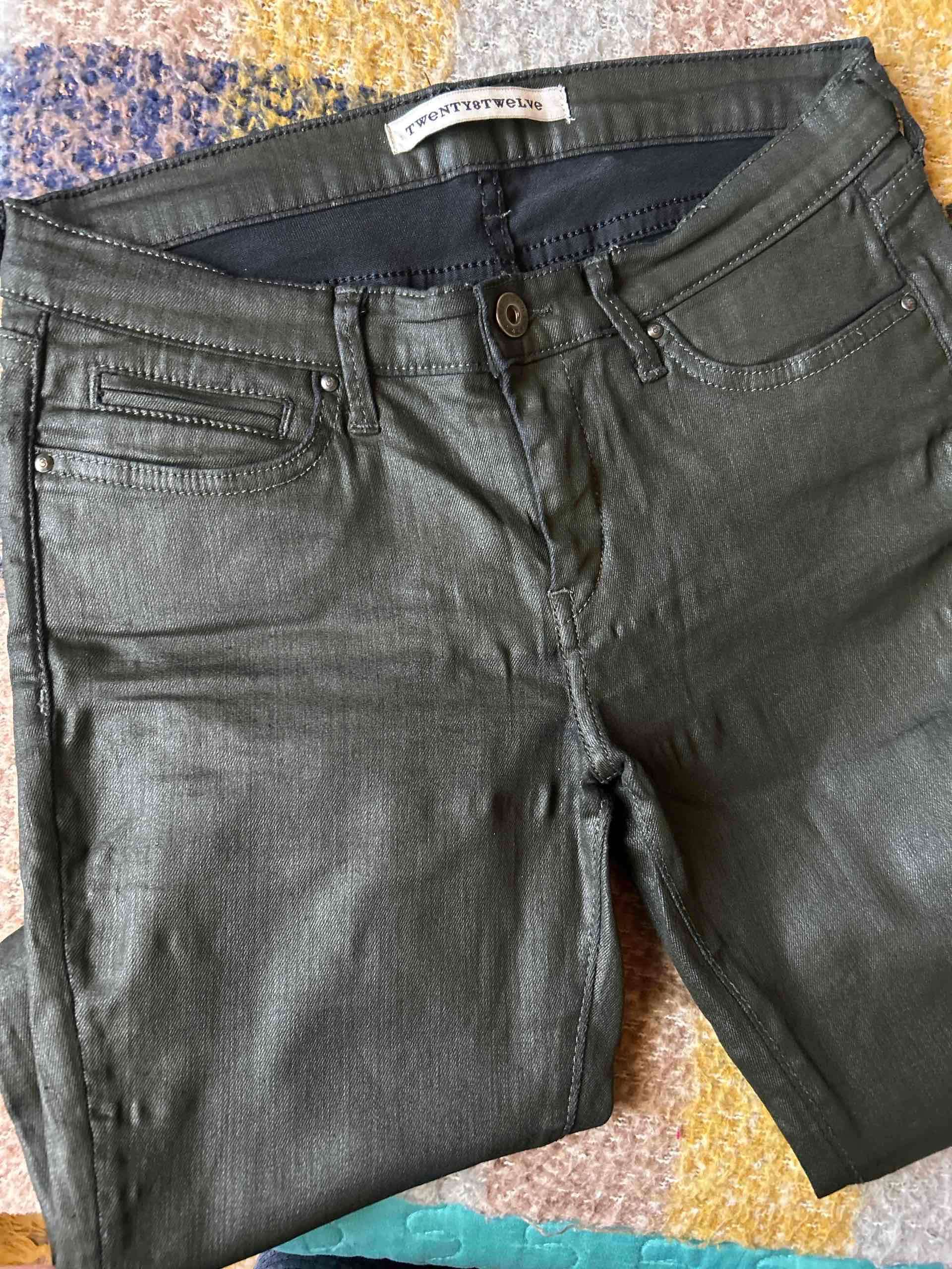 Pantalones negros de cuero sintético - miniatura 4