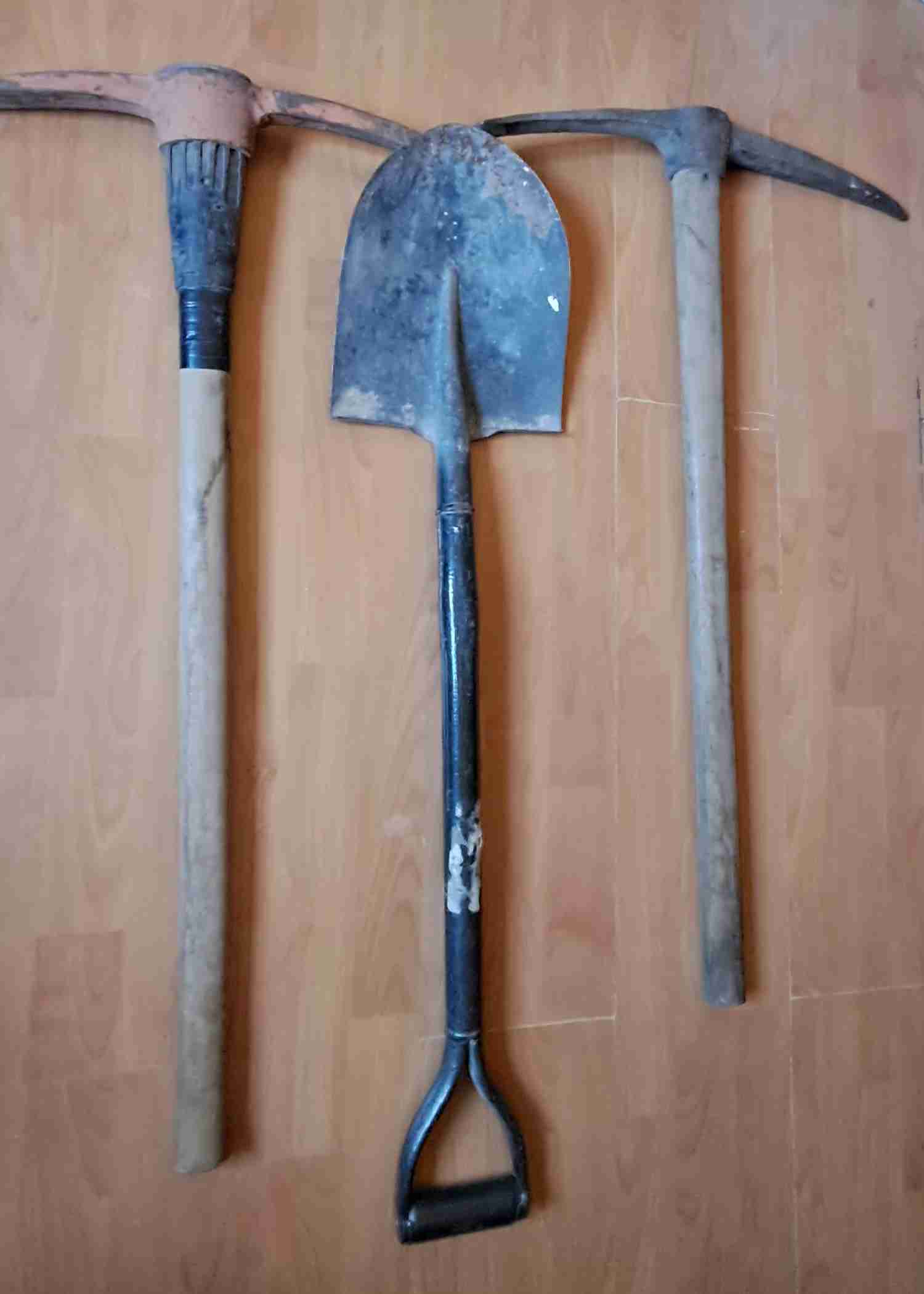 Herramientas de jardín usadas