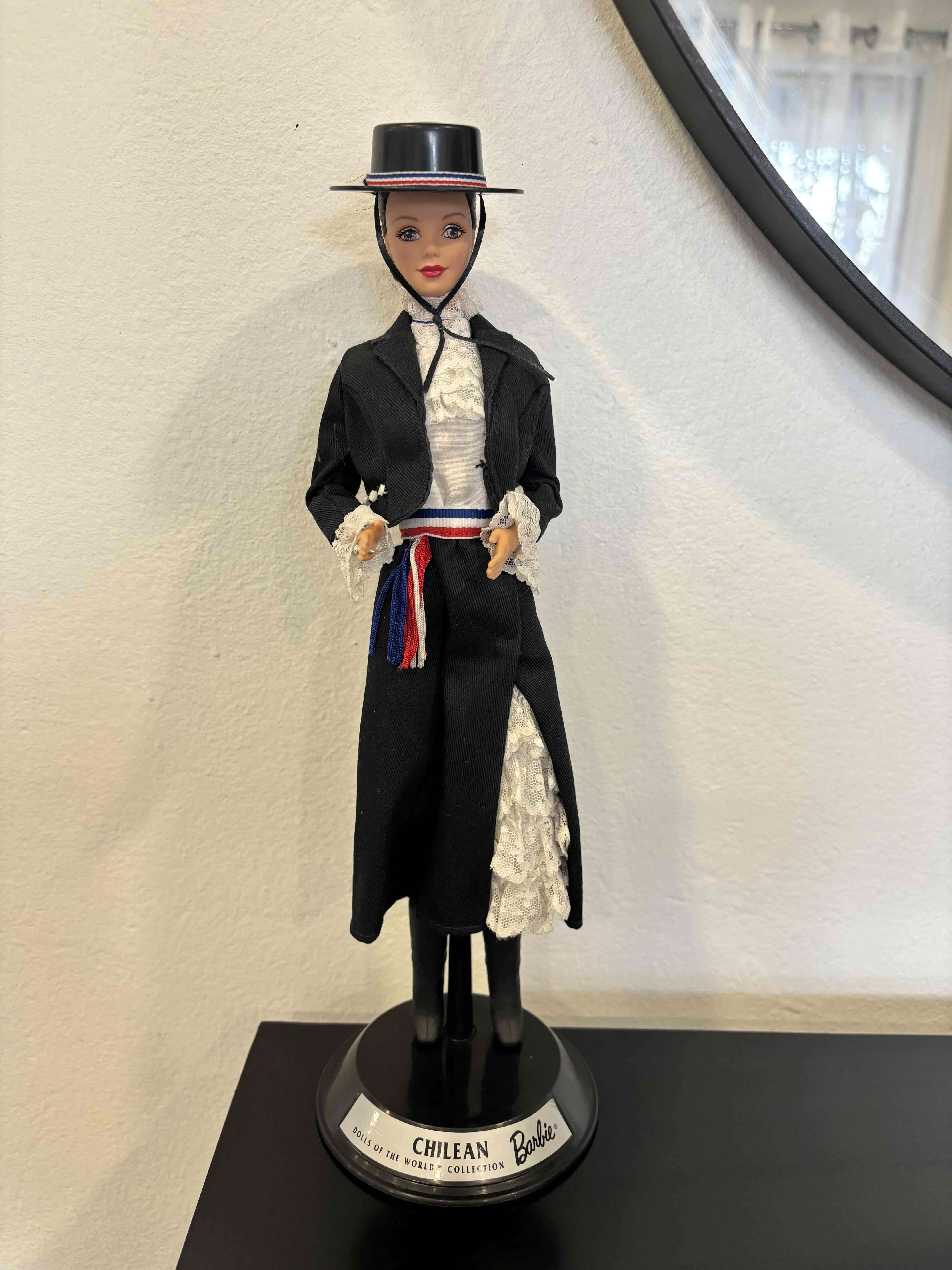 Barbie  colección chilena - miniatura 2