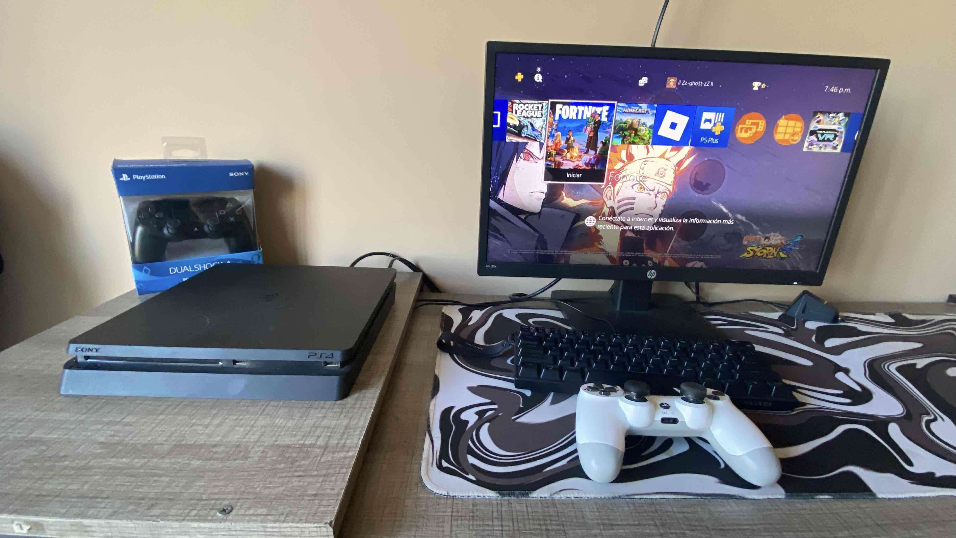 Consola PlayStation 4 con control - miniatura 3