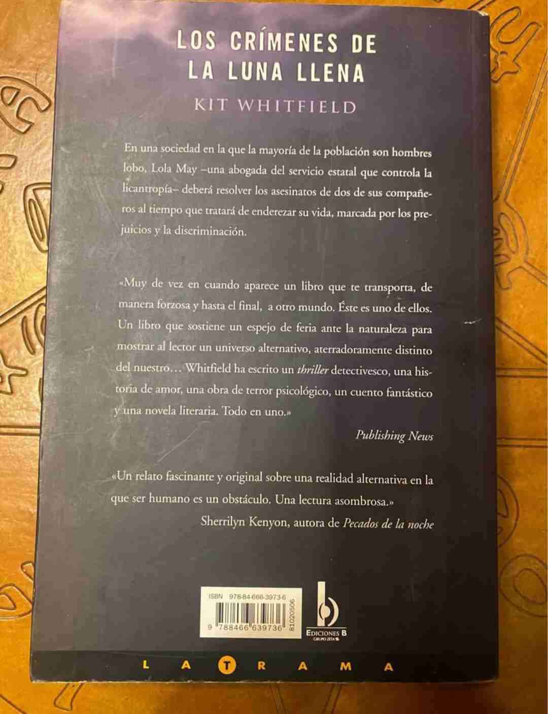 Libro 'Los Crímenes de la Luna Llena' - miniatura 2