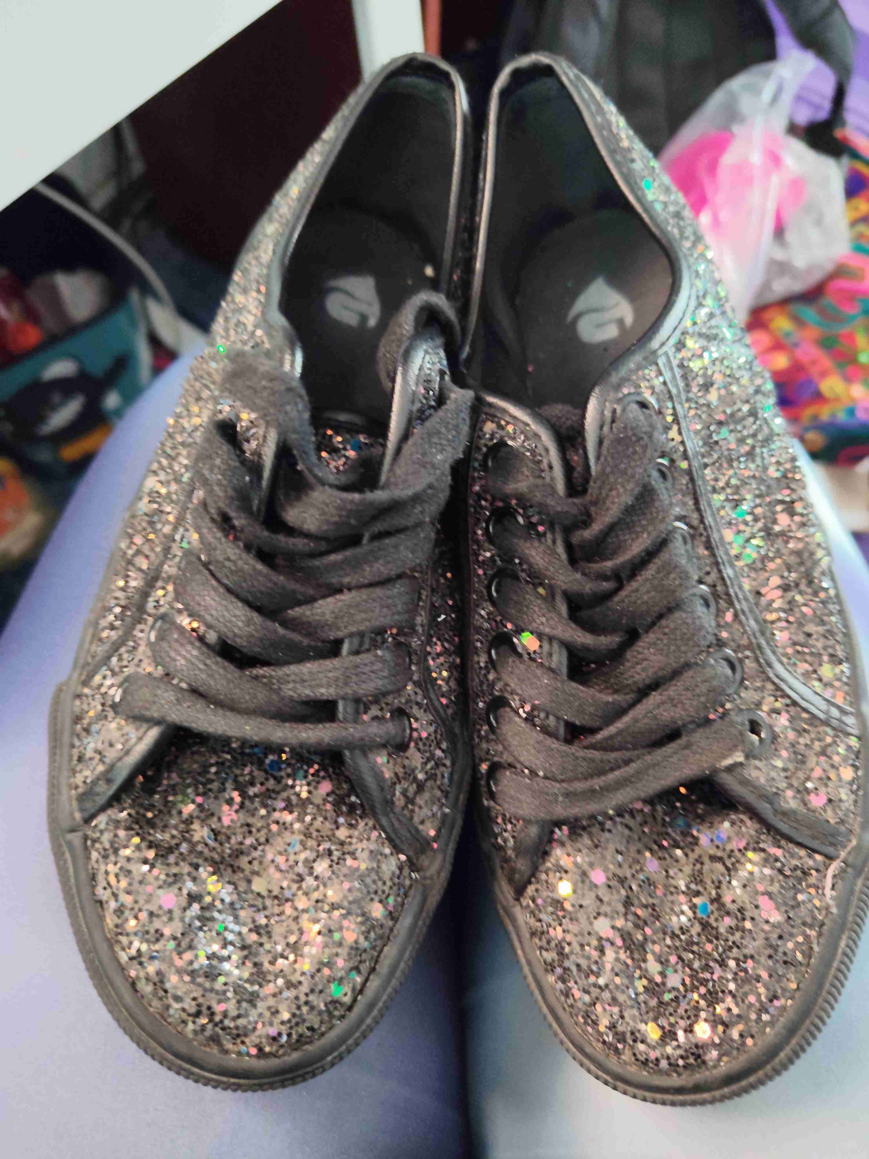 Zapatillas negras con brillantes