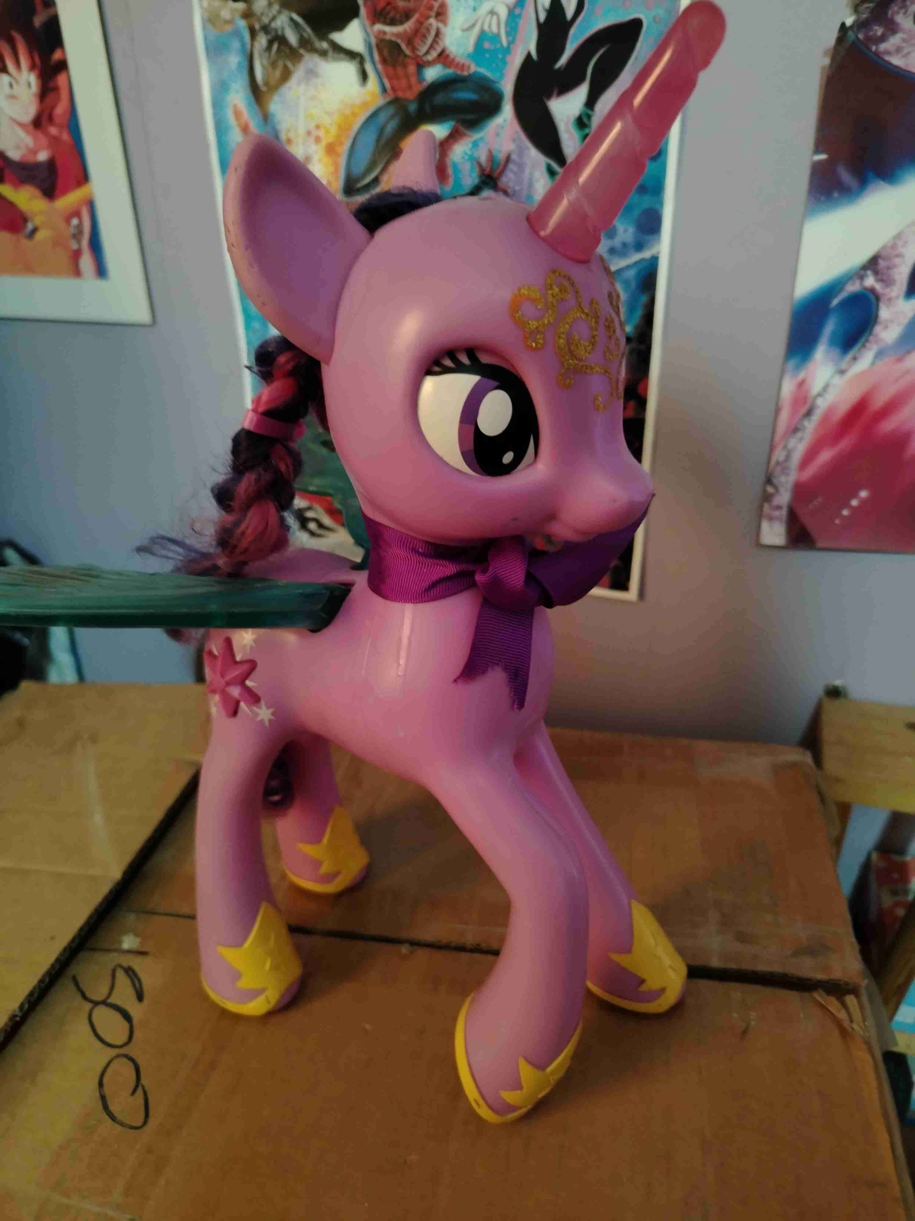 Figura de My Little Pony morada