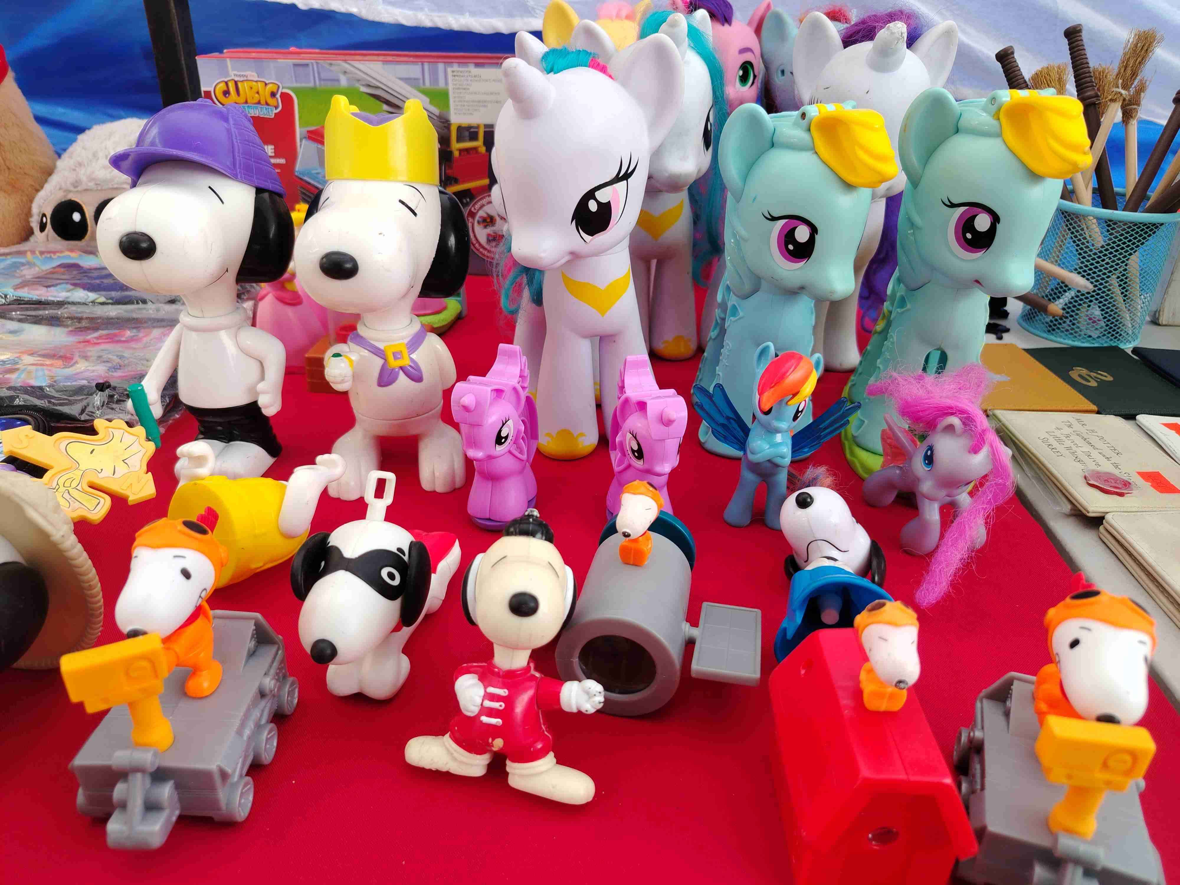 Figuras coleccionables variadas - miniatura 3