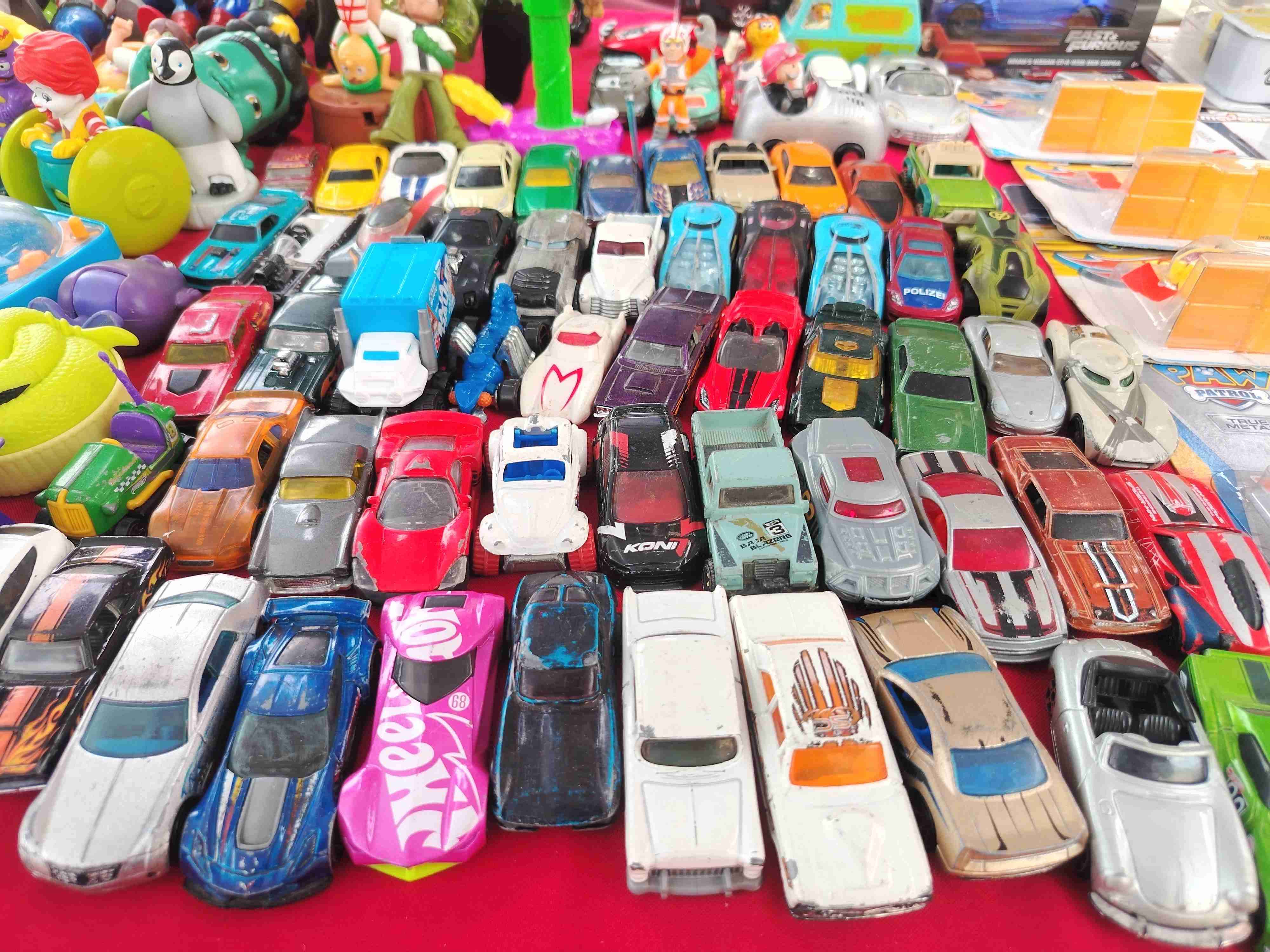 Figuras coleccionables variadas - miniatura 5