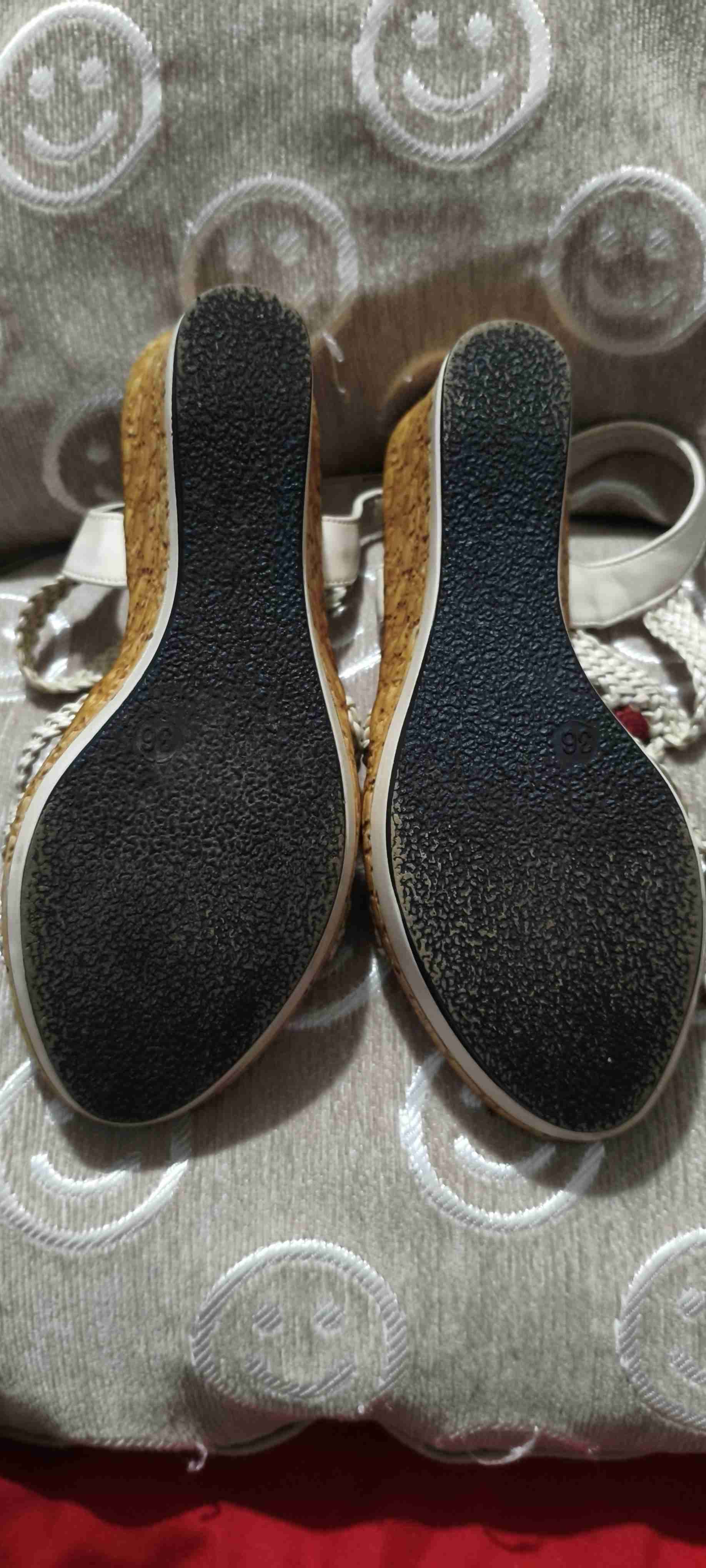Sandalias beige con detalles tejidos - miniatura 4