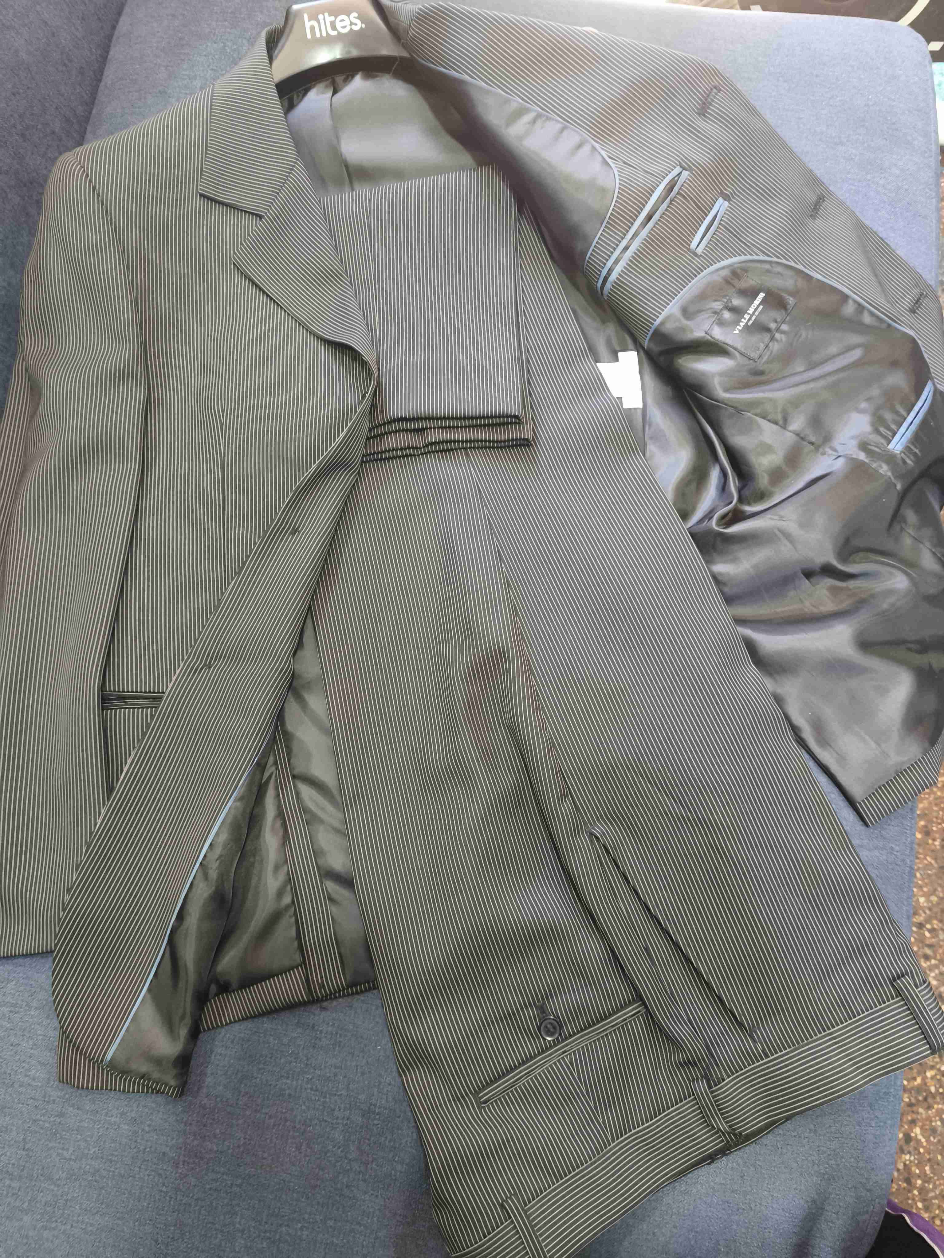 Traje de rayas elegante