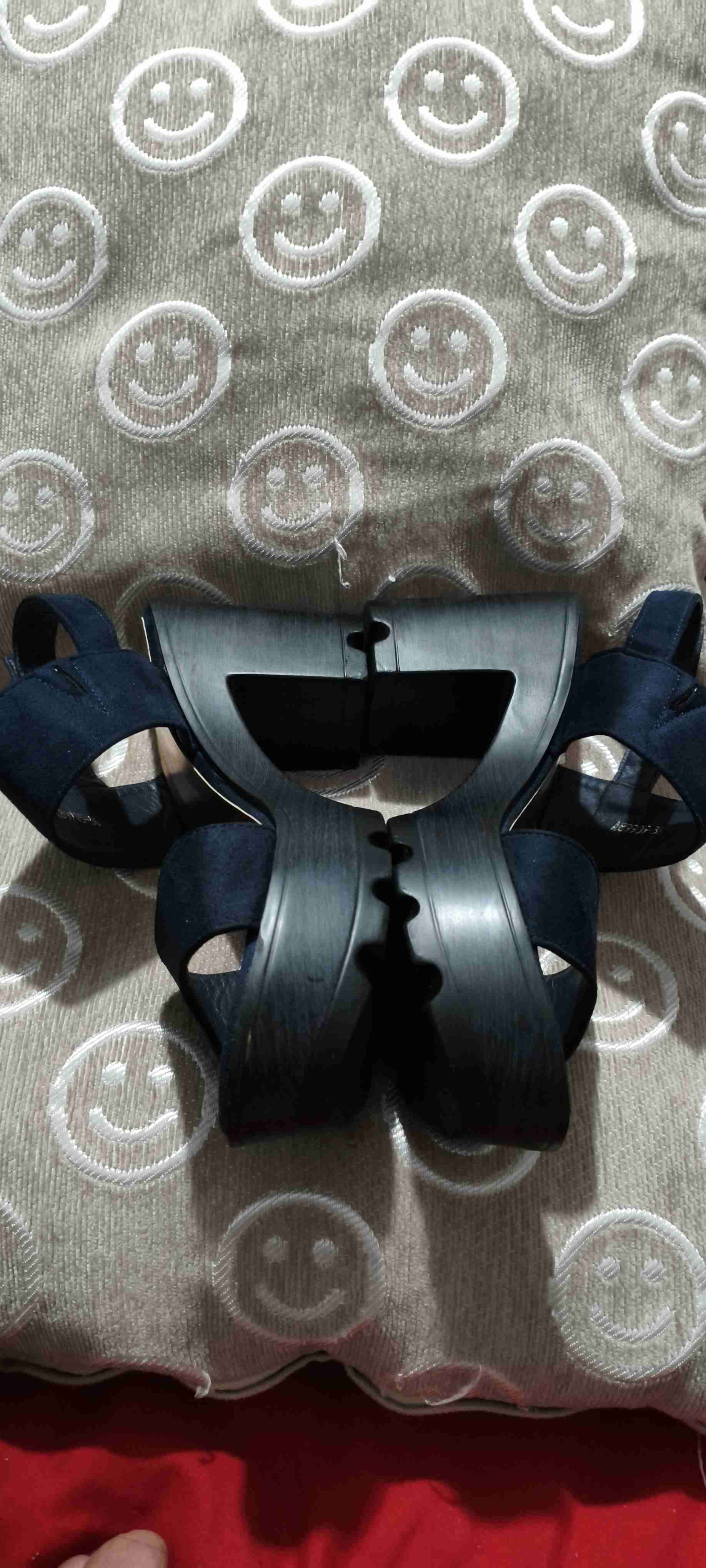 Sandalias negras con plataforma - miniatura 2