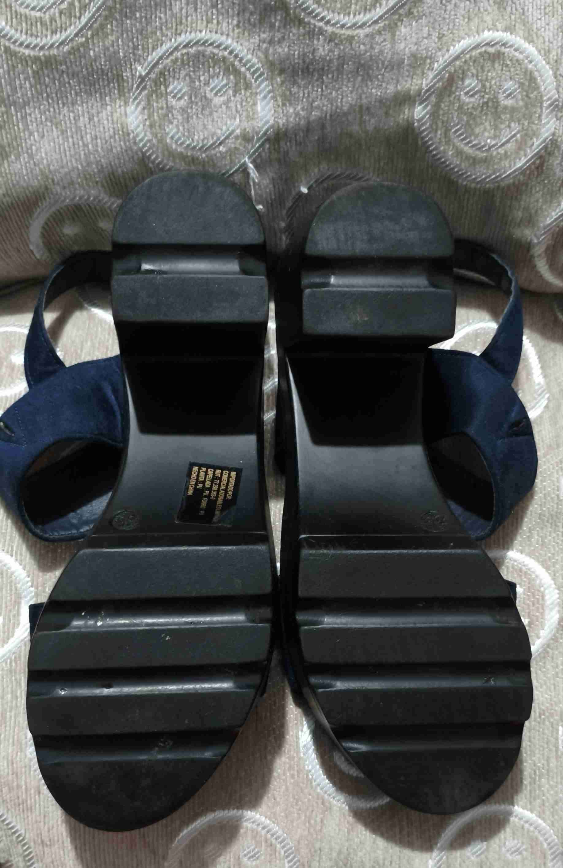 Sandalias negras con plataforma - miniatura 3