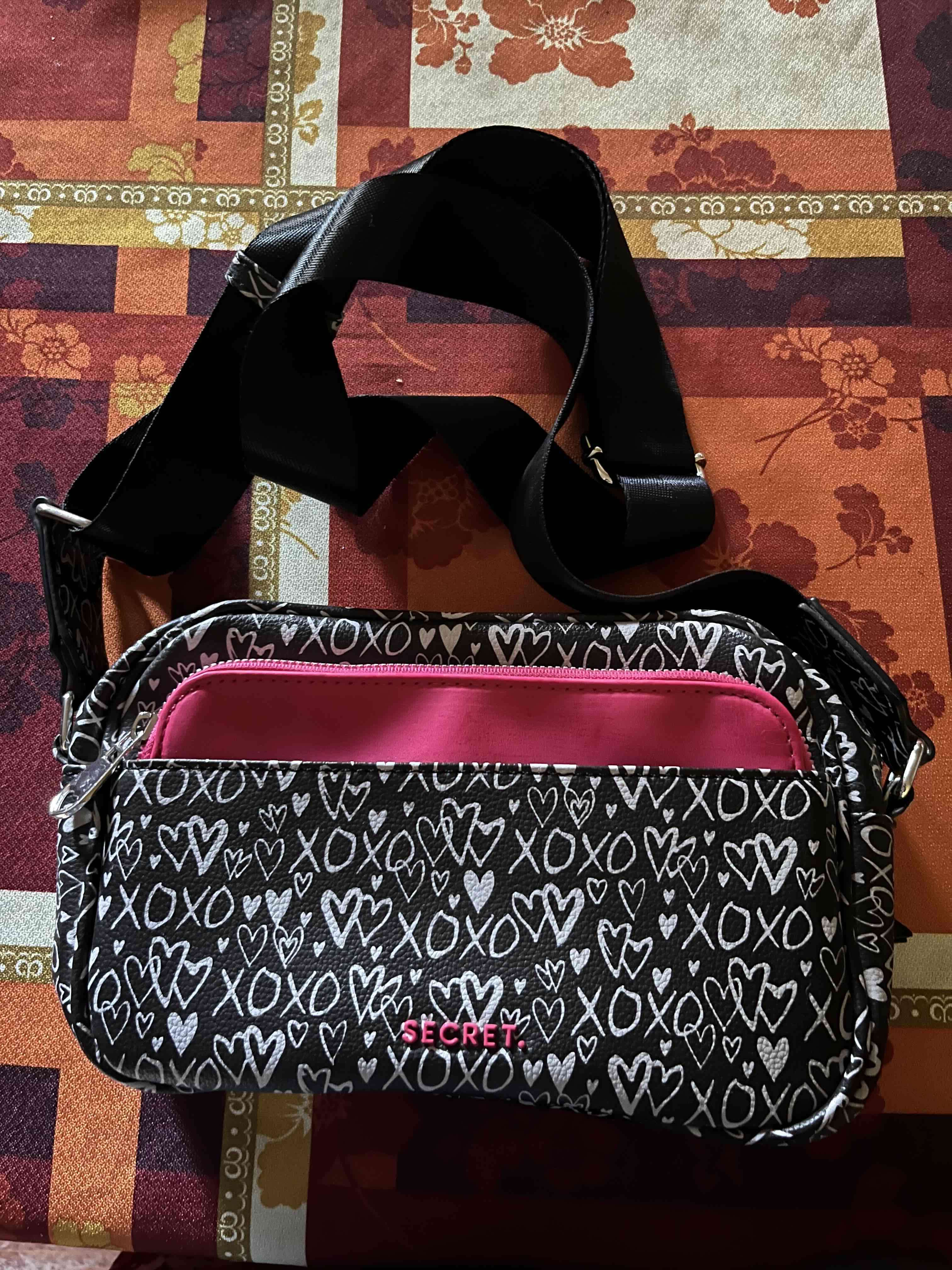 Cartera Secret  con diseño XOXO