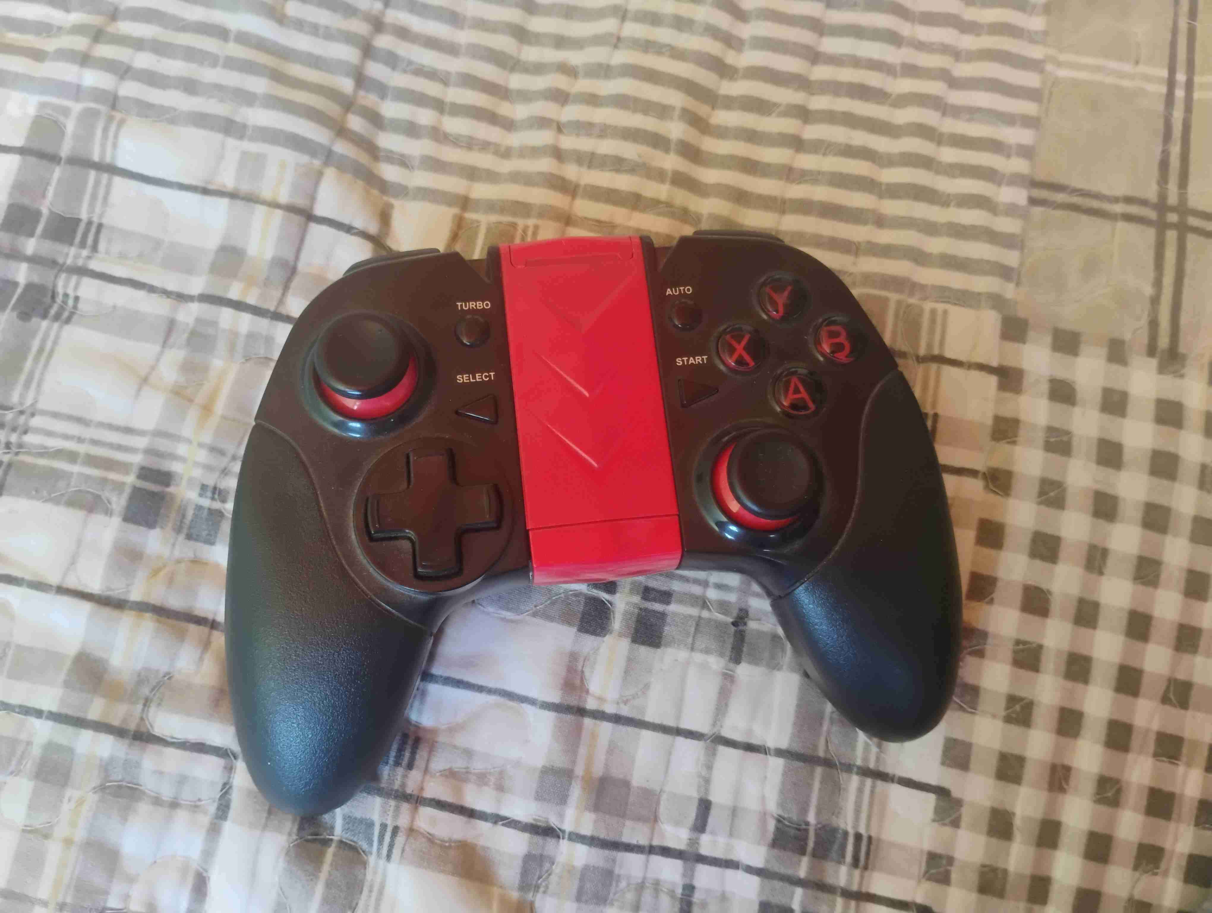 Control de juego rojo y negro - miniatura 3