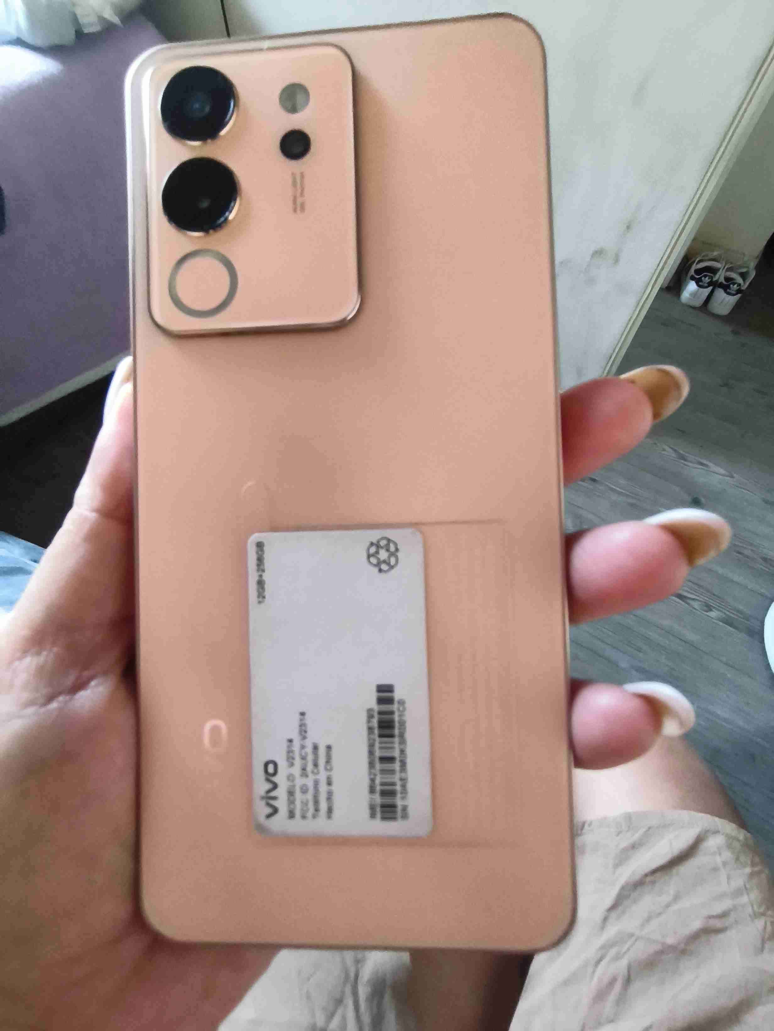 Teléfono con pantalla rota - miniatura 3