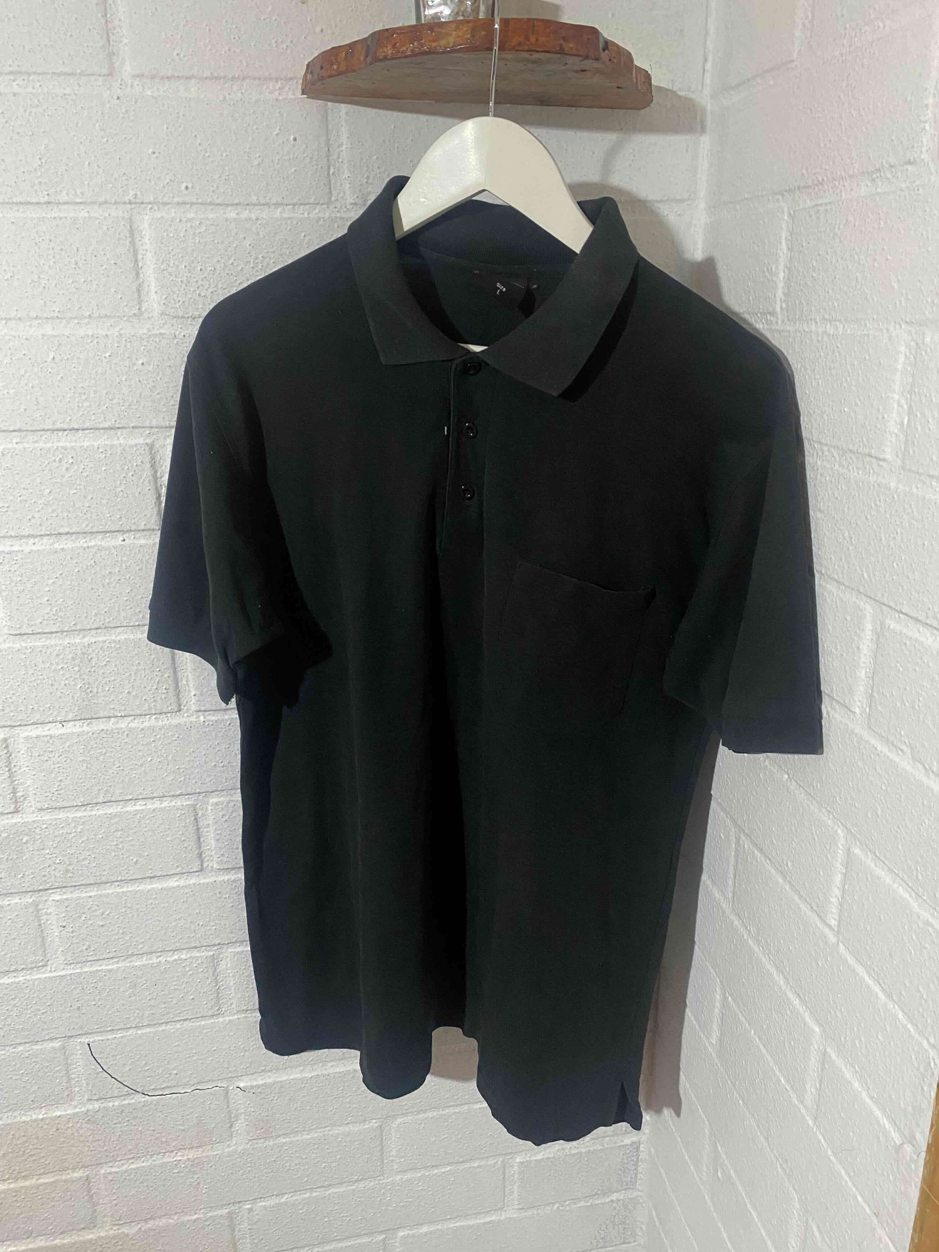 Polera polo roja, azul y negro Newport - miniatura 3