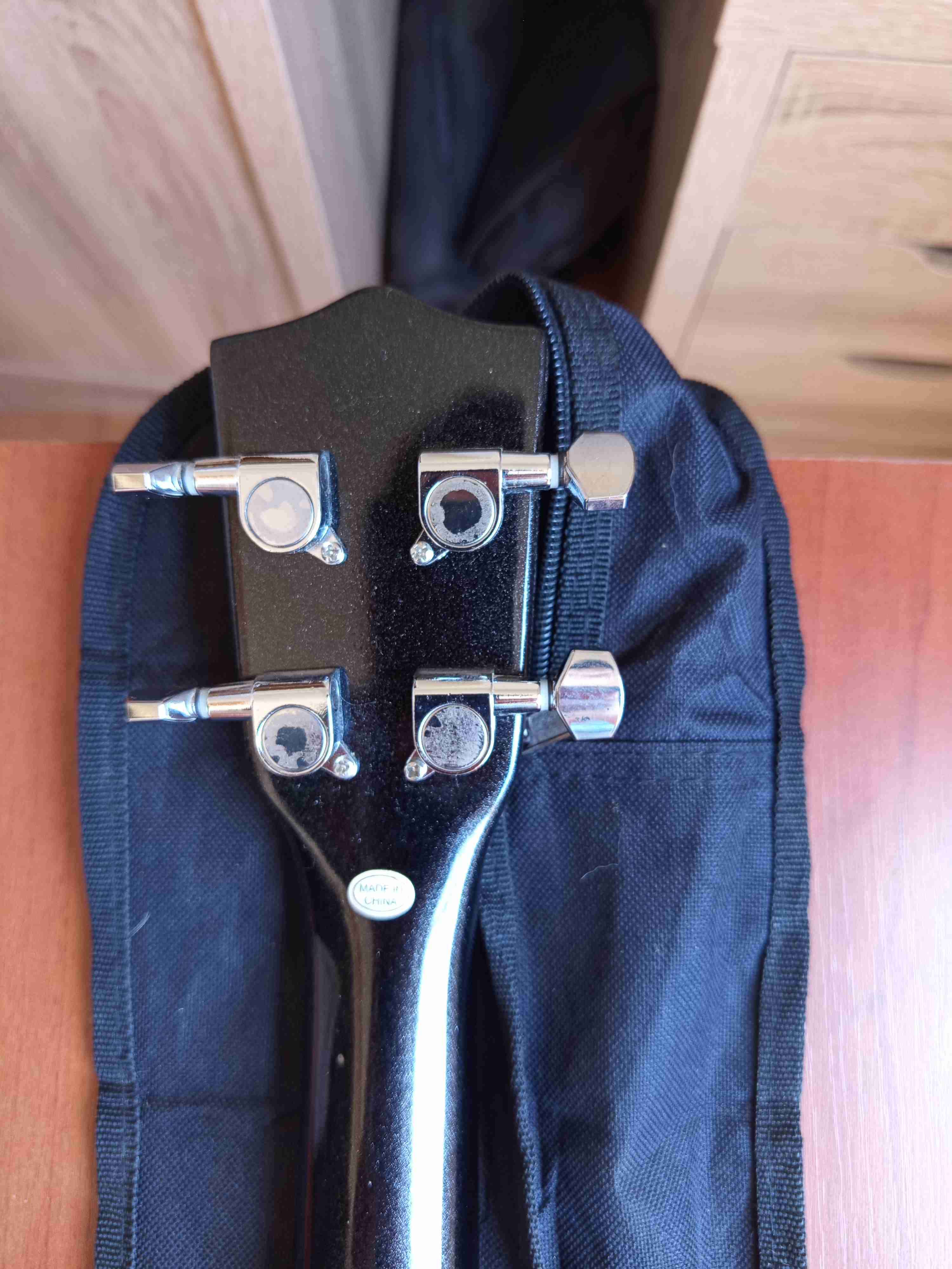 Ukulele Leonard con funda - miniatura 3